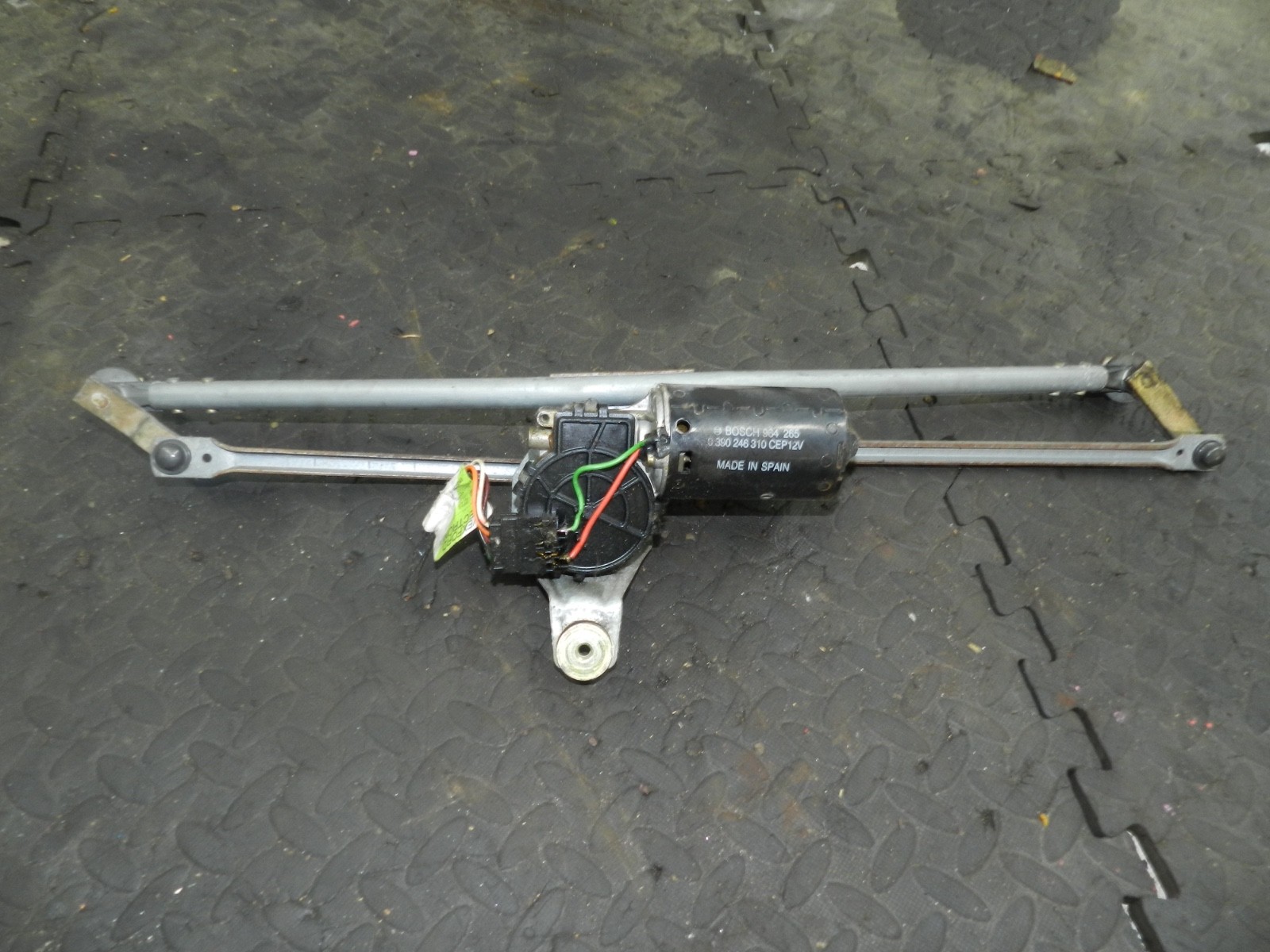 181. RENAULT 5 R5 NOT RS TURBO. FRONT WIPER MOTOR AND LINKAGE