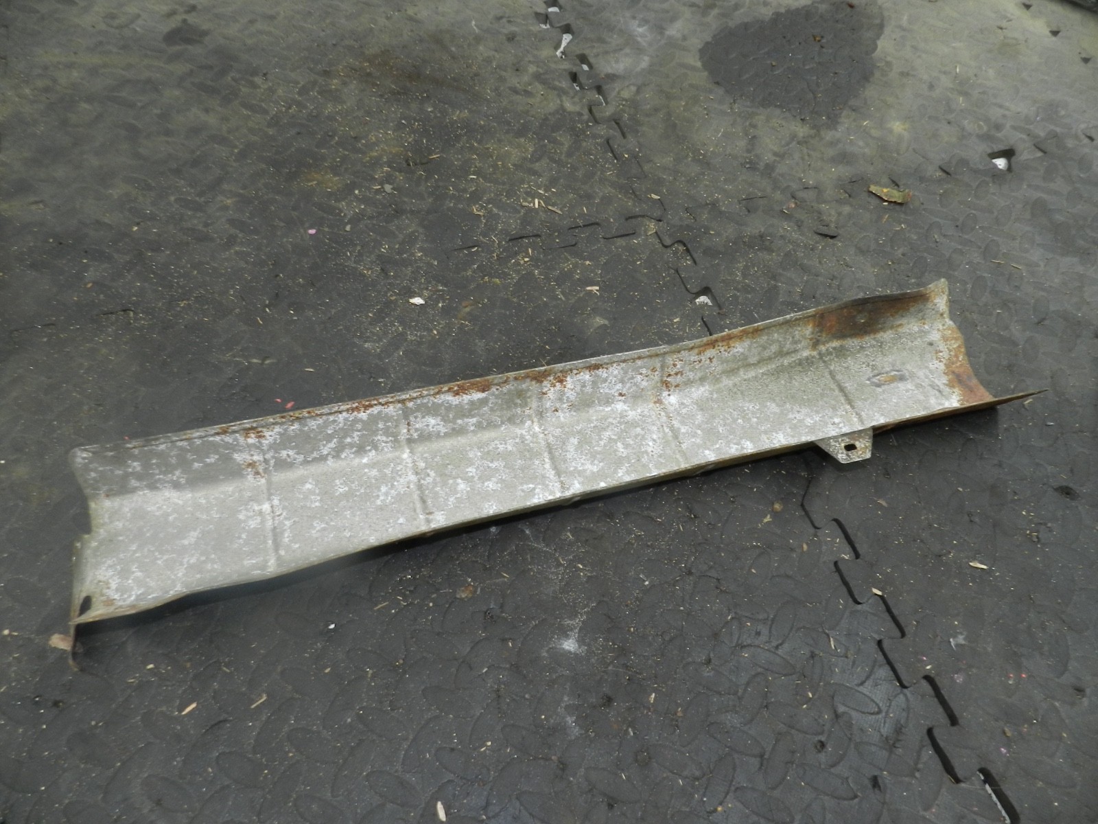 181. RENAULT 5 R5 NOT RS TURBO. UNDER CAR EXHAUST HEAT SHIELD - Image 4