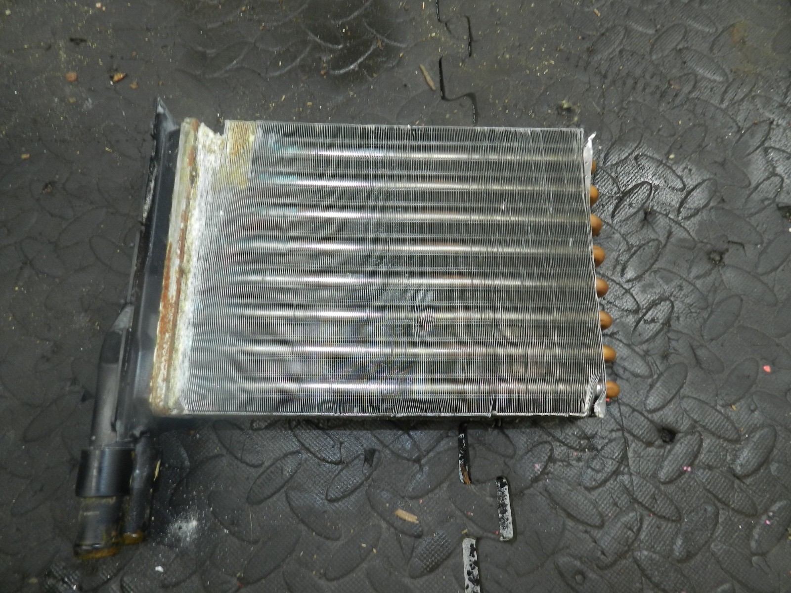 181. RENAULT 5 R5 NOT RS TURBO. HEATER MATRIX CORE RADIATOR - Image 2