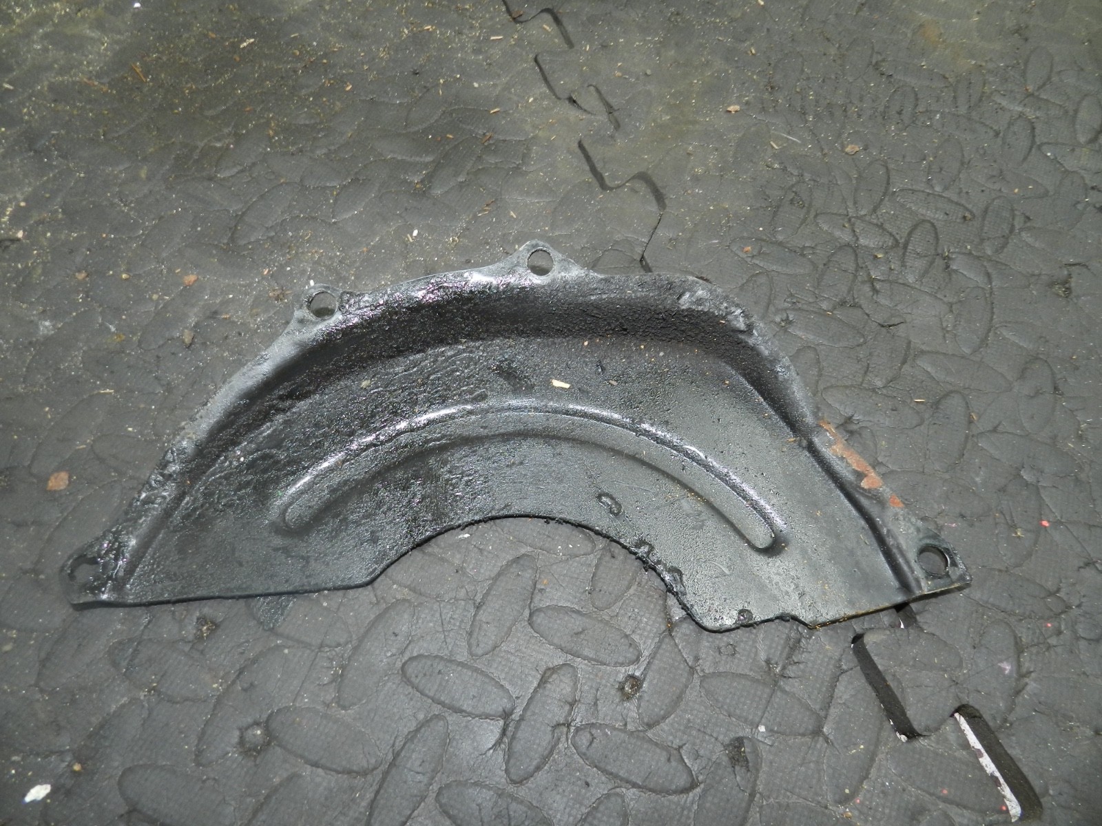 181. RENAULT 5 R5 NOT RS TURBO. FLYWHEEL COVER TRIM PLATE