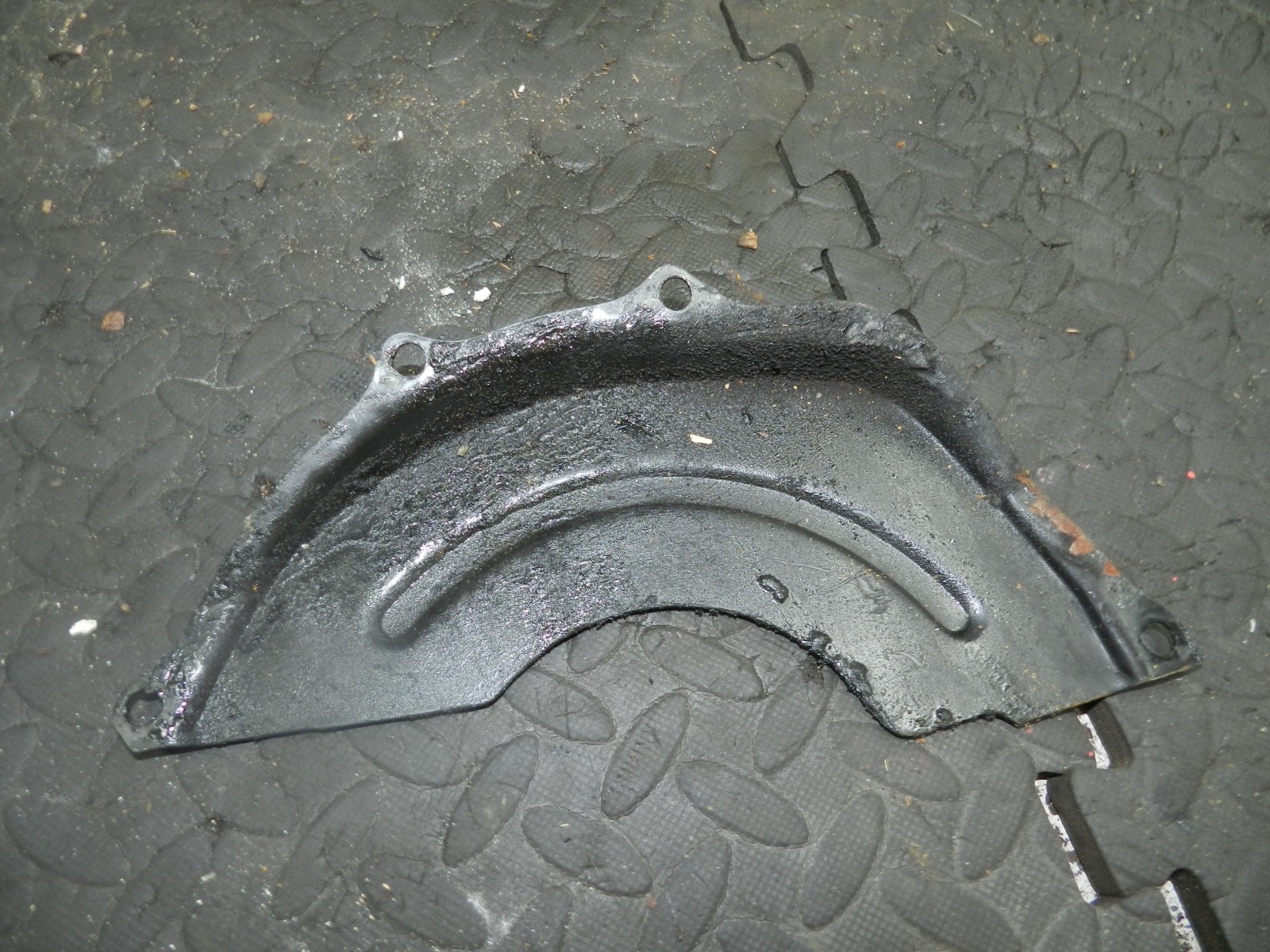 181. RENAULT 5 R5 NOT RS TURBO. FLYWHEEL COVER TRIM PLATE - Image 2