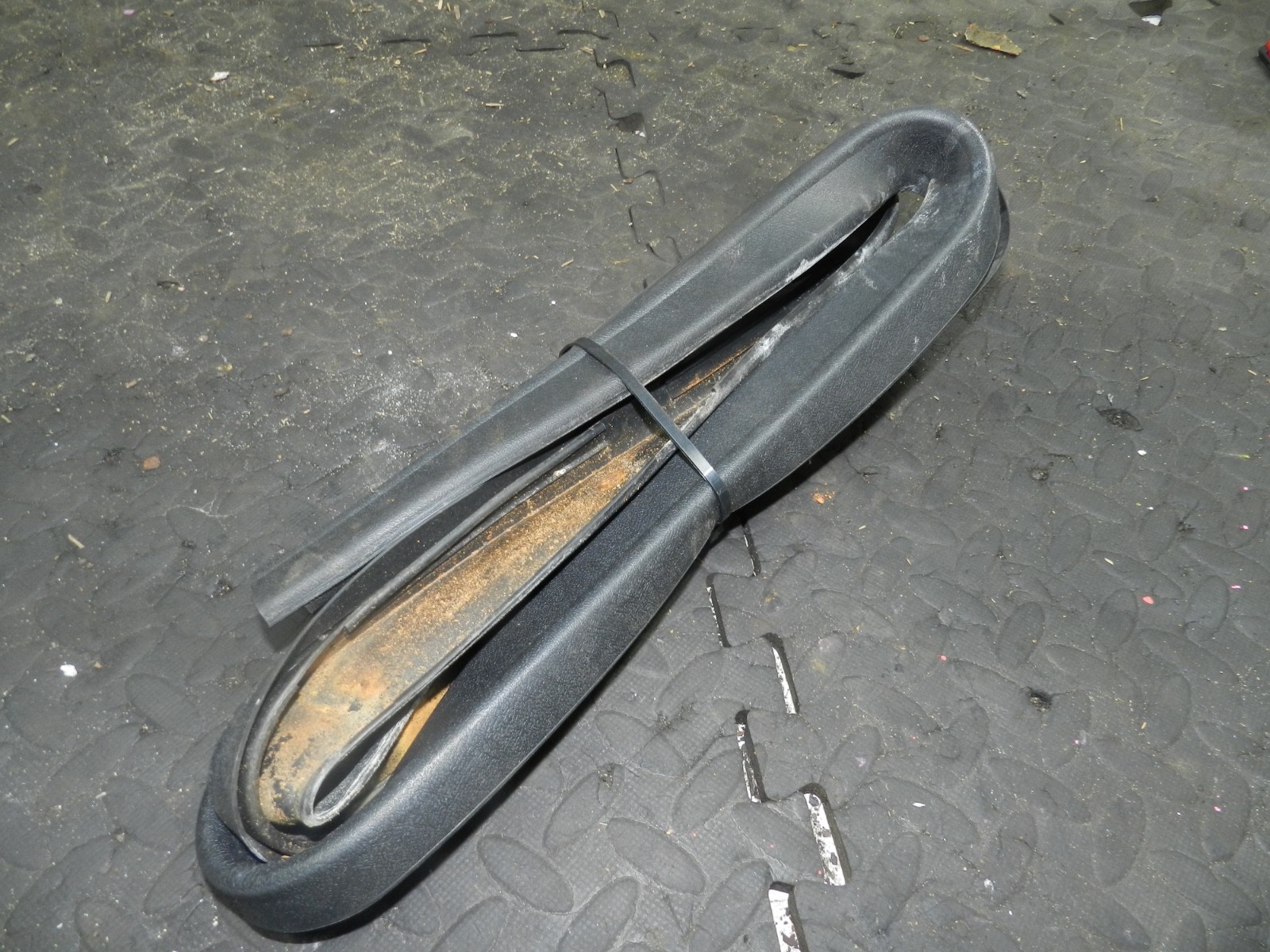 181. RENAULT 5 R5 NOT RS TURBO. SUNROOF WEATHER SEAL STRIP - Image 3