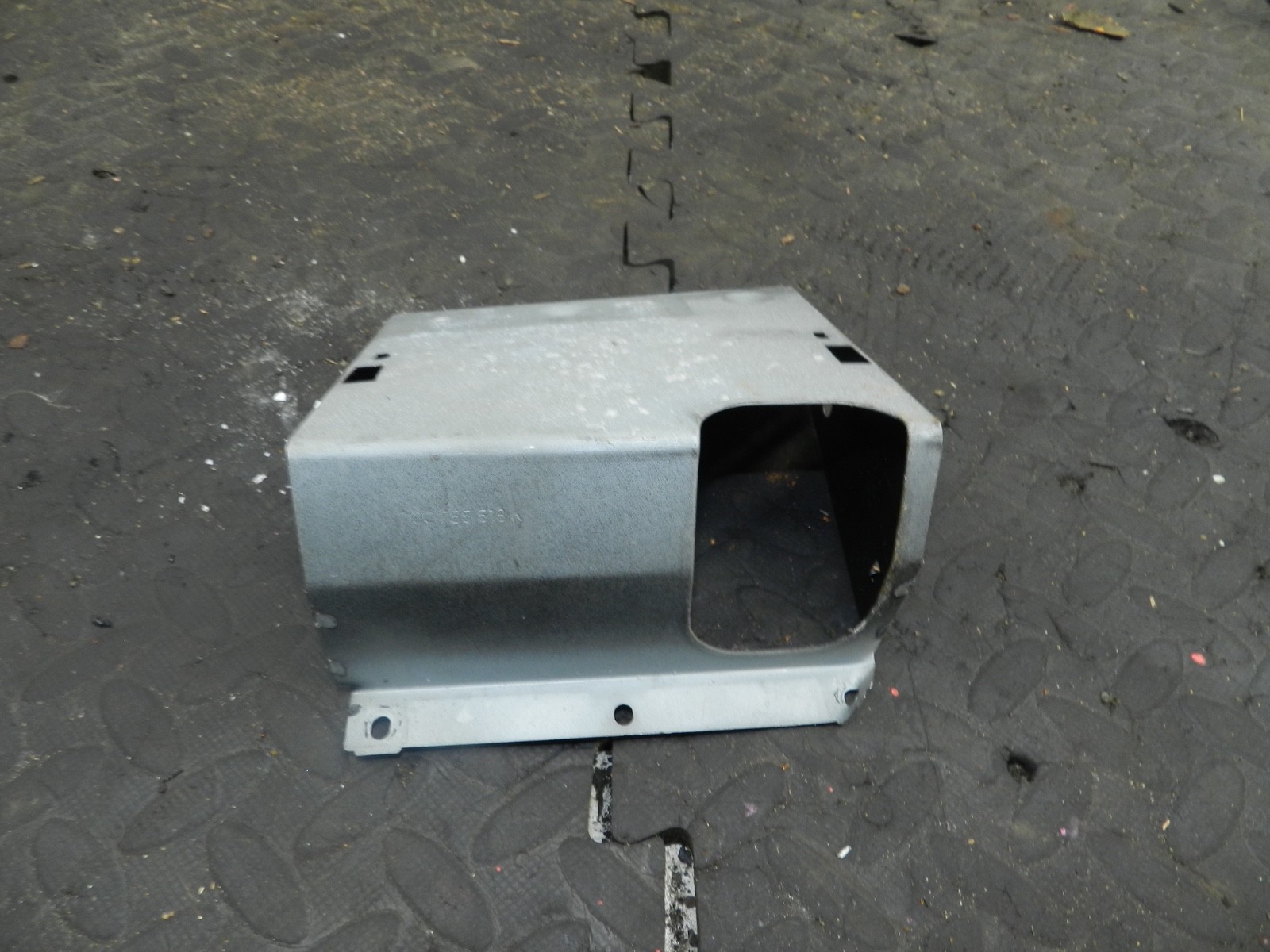 181. RENAULT 5 R5 NOT RS TURBO. ASH TRAY HOUSING FRAME - Image 2