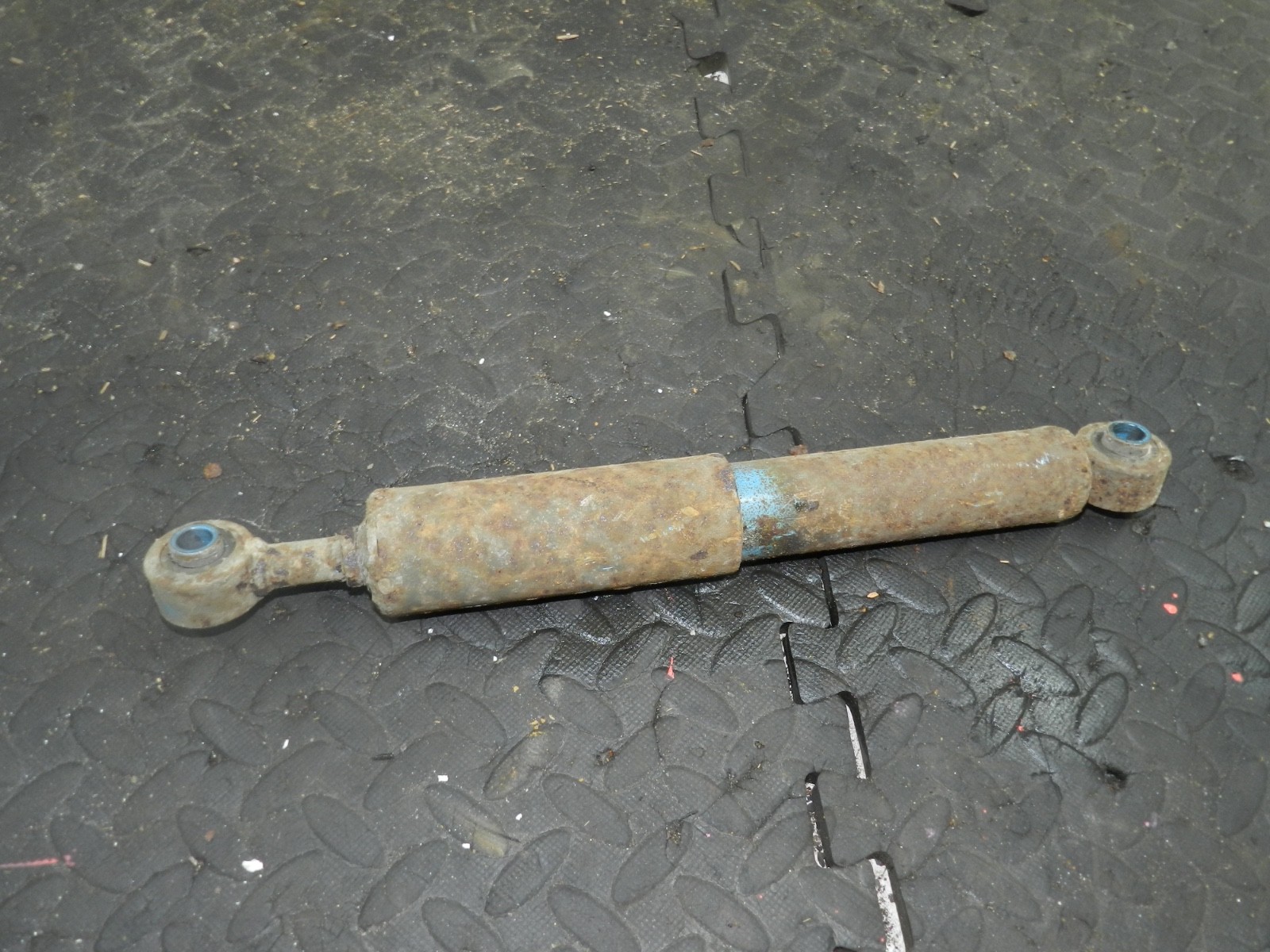 181. RENAULT 5 R5 NOT RS TURBO. REAR SUSPENSION SHOCK ABSORBER - Image 2