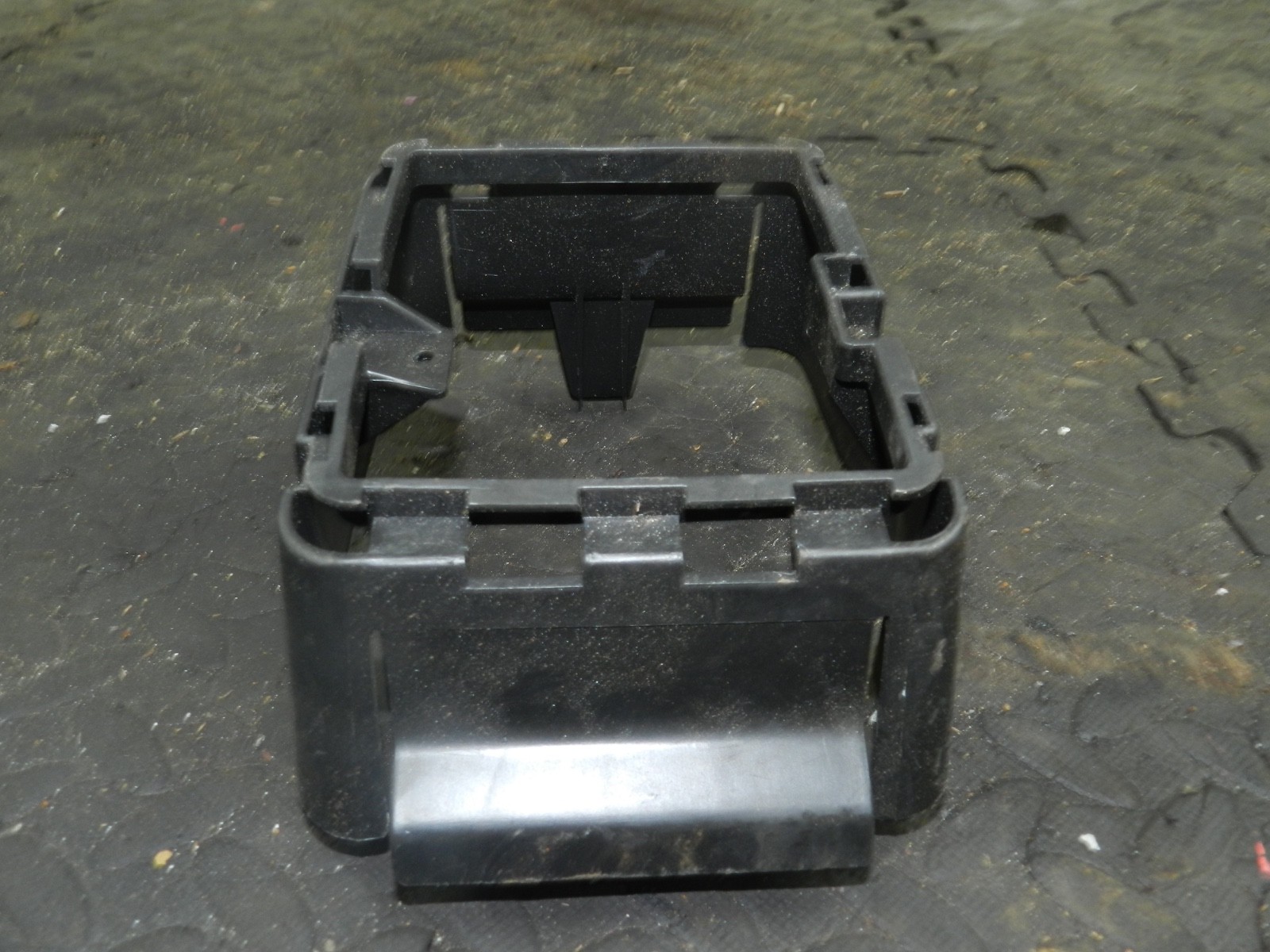 181. RENAULT 5 R5 NOT RS TURBO. 7700758639 GEAR LEVER SURROUND TRIM