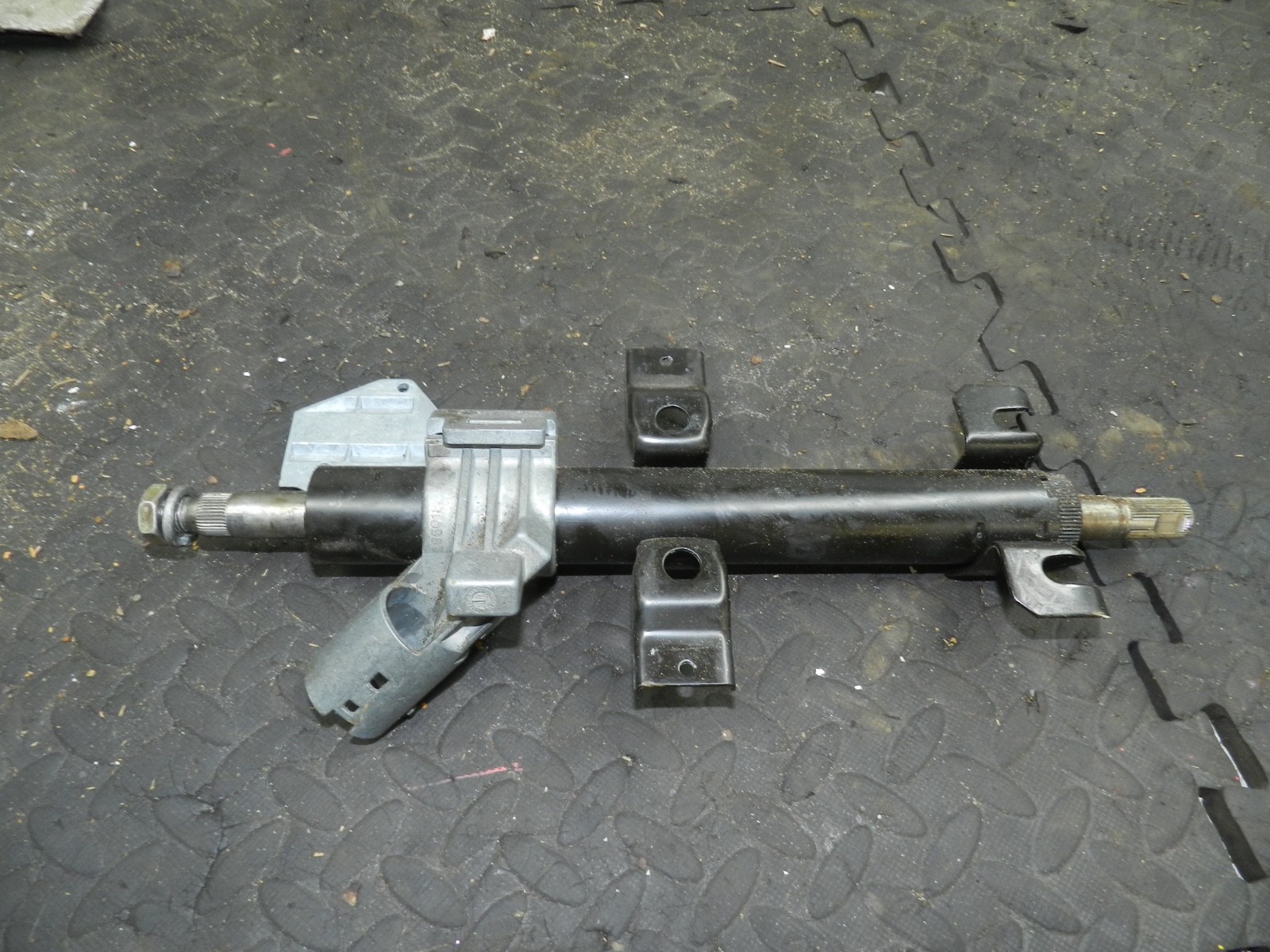 181. RENAULT 5 R5 NOT RS TURBO. STEERING COLUMN