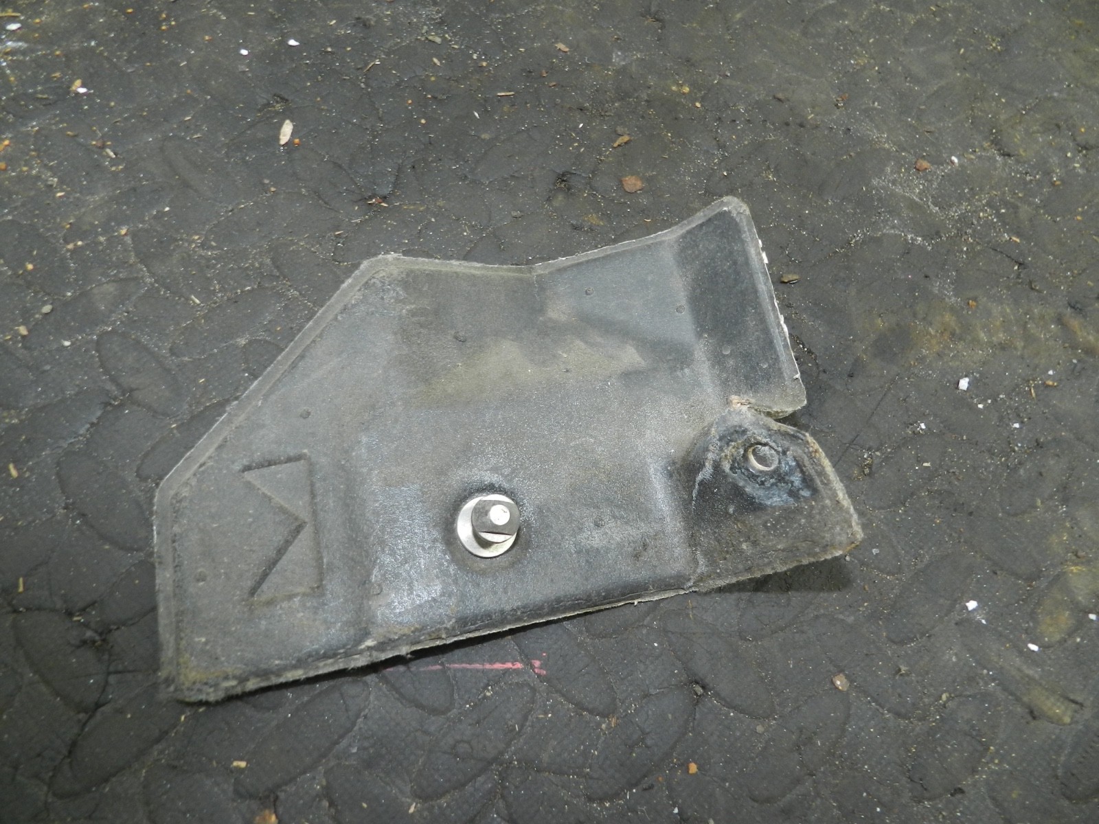 181. RENAULT 5 R5 NOT RS TURBO. BRAKE MASTER CYLINDER HEAT SHIELD - Image 2