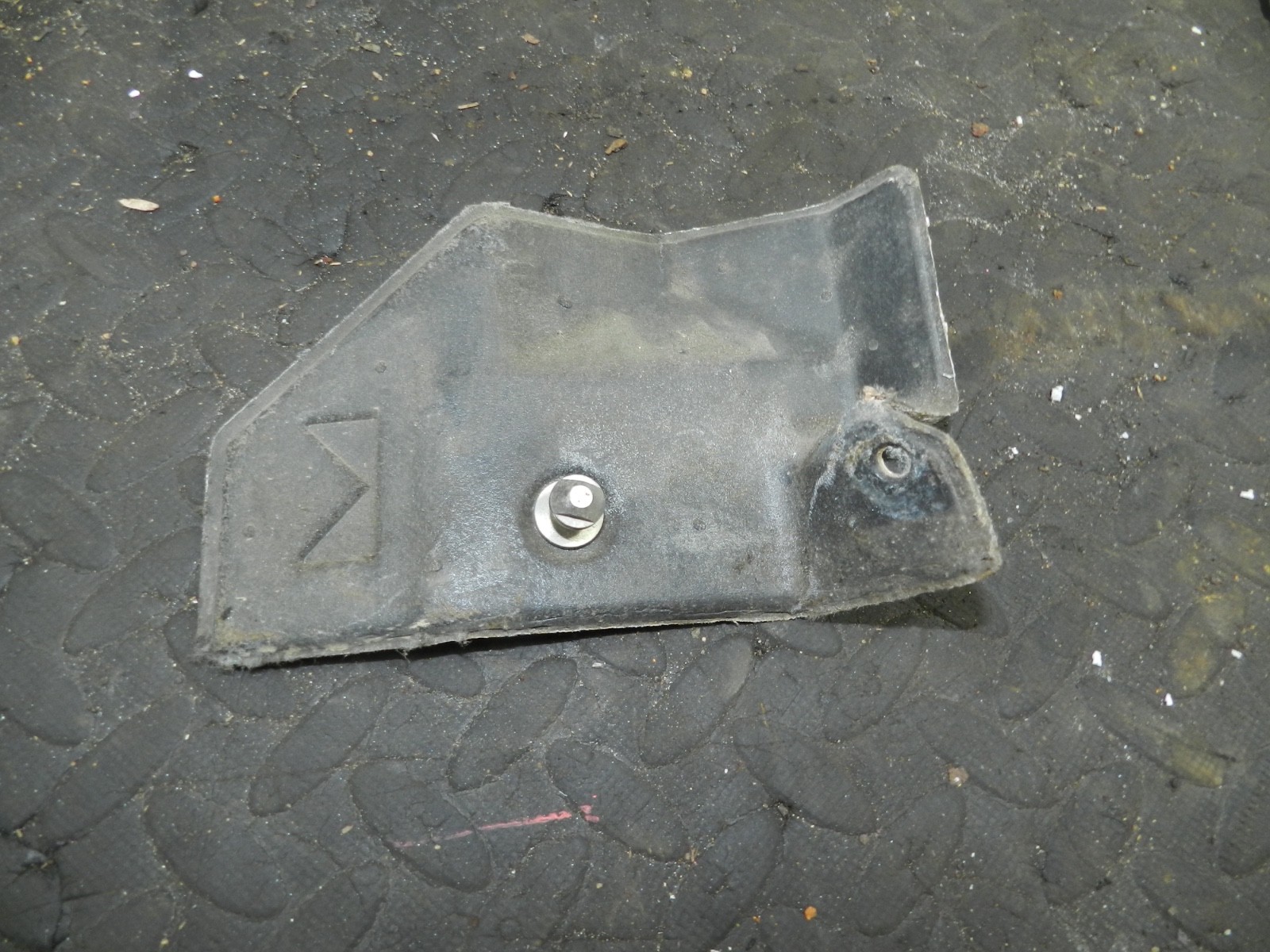 181. RENAULT 5 R5 NOT RS TURBO. BRAKE MASTER CYLINDER HEAT SHIELD - Image 4