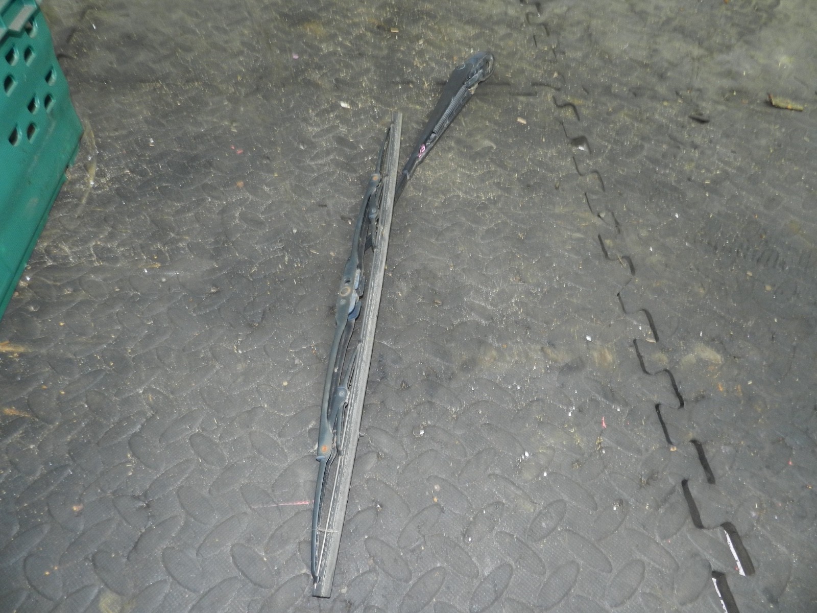 181. RENAULT 5 R5 NOT RS TURBO. DRIVER SIDE WIPER ARM - Image 2