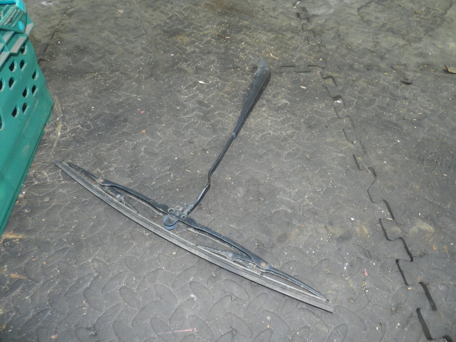 181. RENAULT 5 R5 NOT RS TURBO. DRIVER SIDE WIPER ARM - Image 3