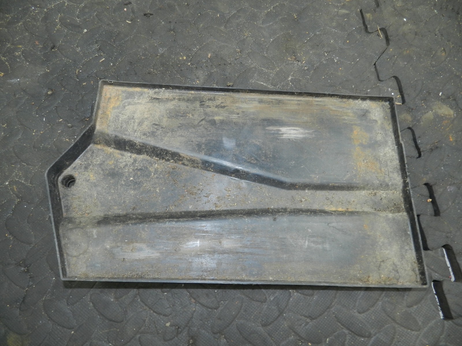 181. RENAULT 5 R5 NOT RS TURBO. BATTERY TRAY - Image 3