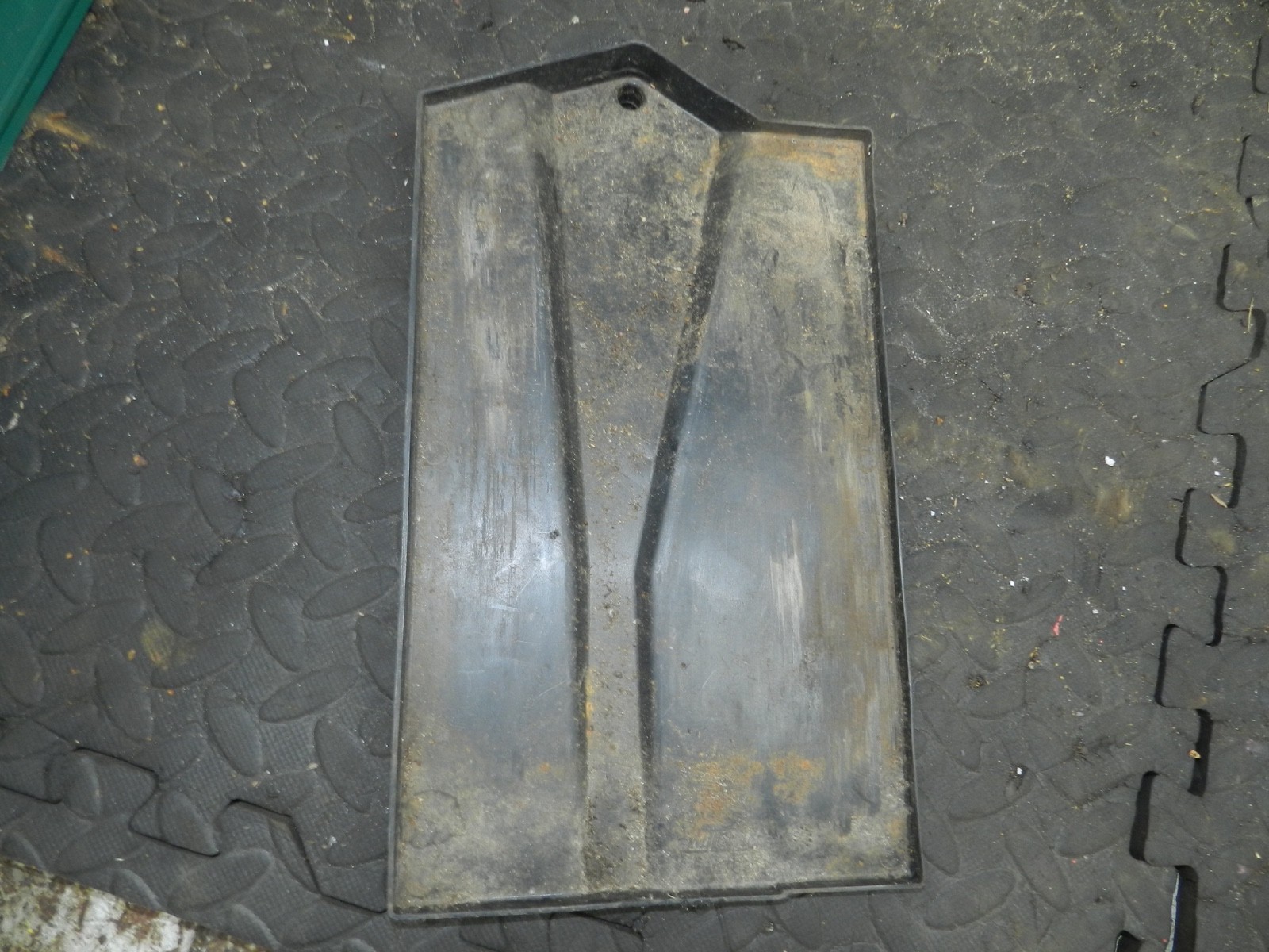 181. RENAULT 5 R5 NOT RS TURBO. BATTERY TRAY - Image 4