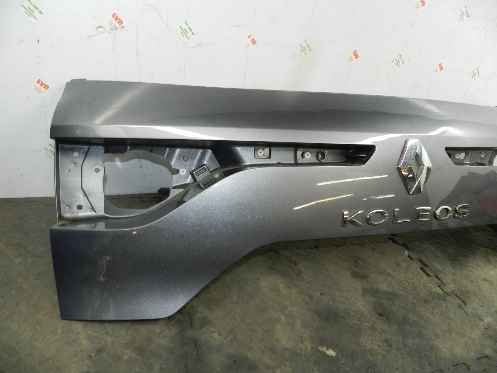 180. 2018 RENAULT KOLEOS MK2. BOOT LID TAILGATE PANEL TRIM EXTERNAL - Image 2