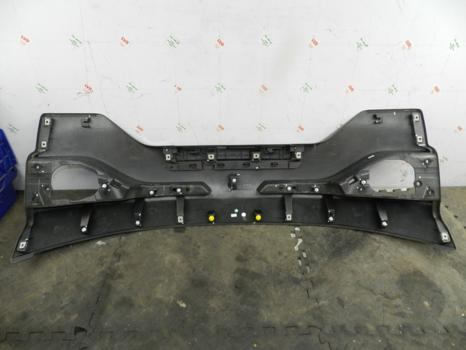 180. 2018 RENAULT KOLEOS MK2. BOOT LID TAILGATE PANEL TRIM EXTERNAL - Image 4