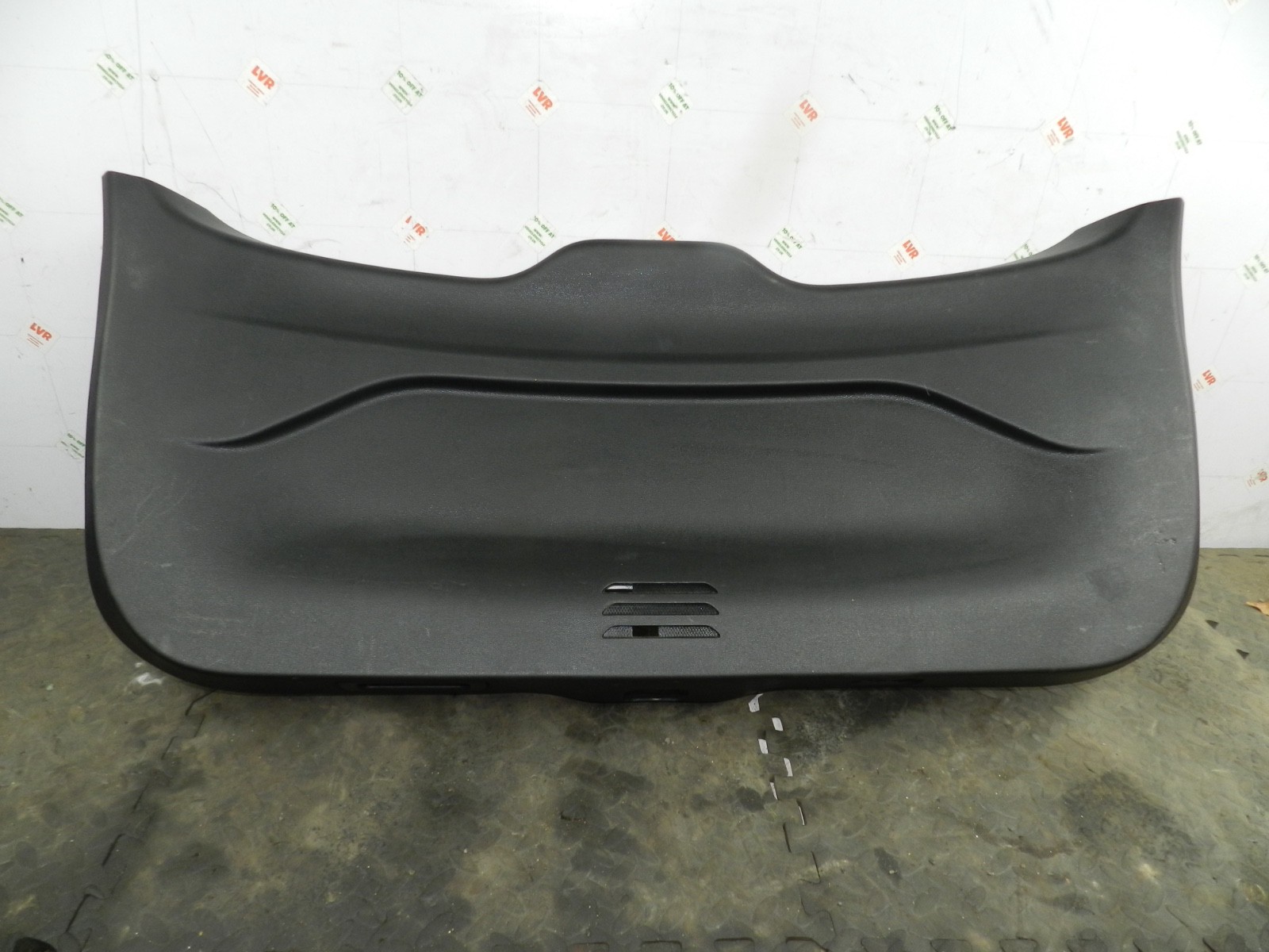 180. 2018 RENAULT KOLEOS MK2. BOOT LID TAILGATE PANEL TRIM
