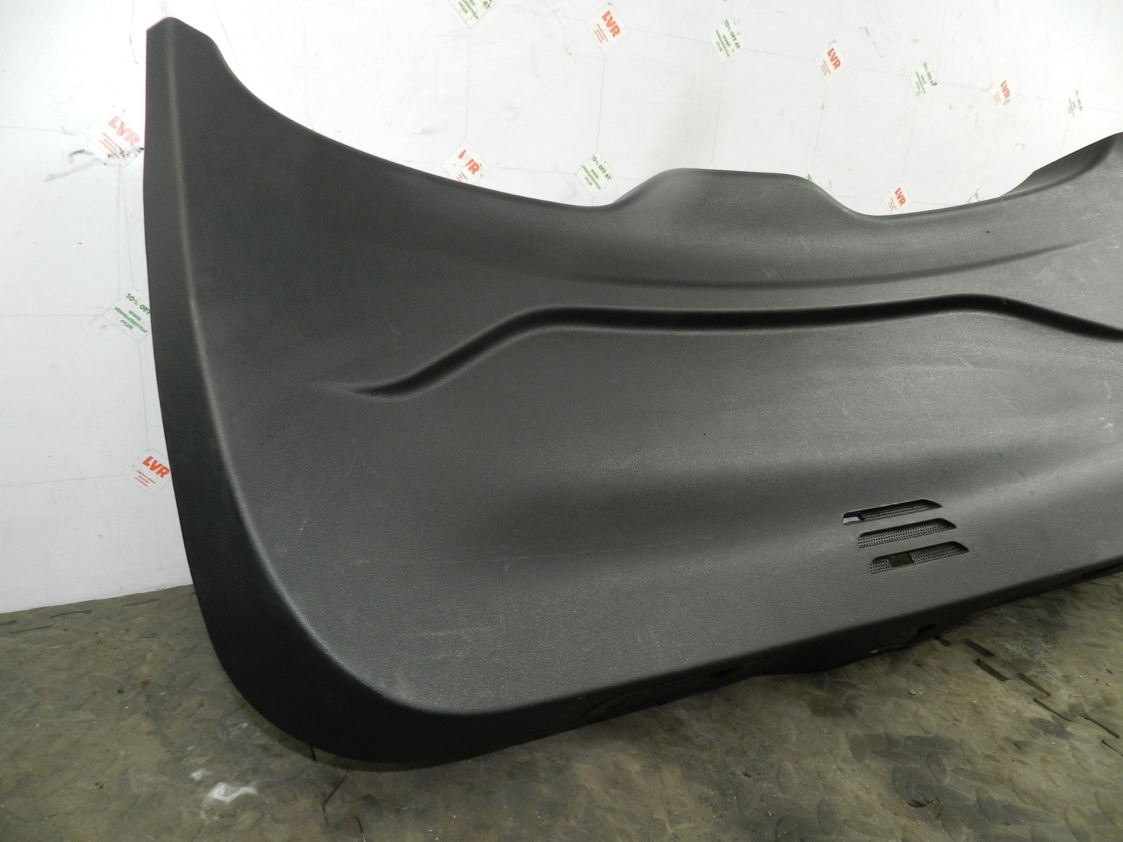 180. 2018 RENAULT KOLEOS MK2. BOOT LID TAILGATE PANEL TRIM - Image 2