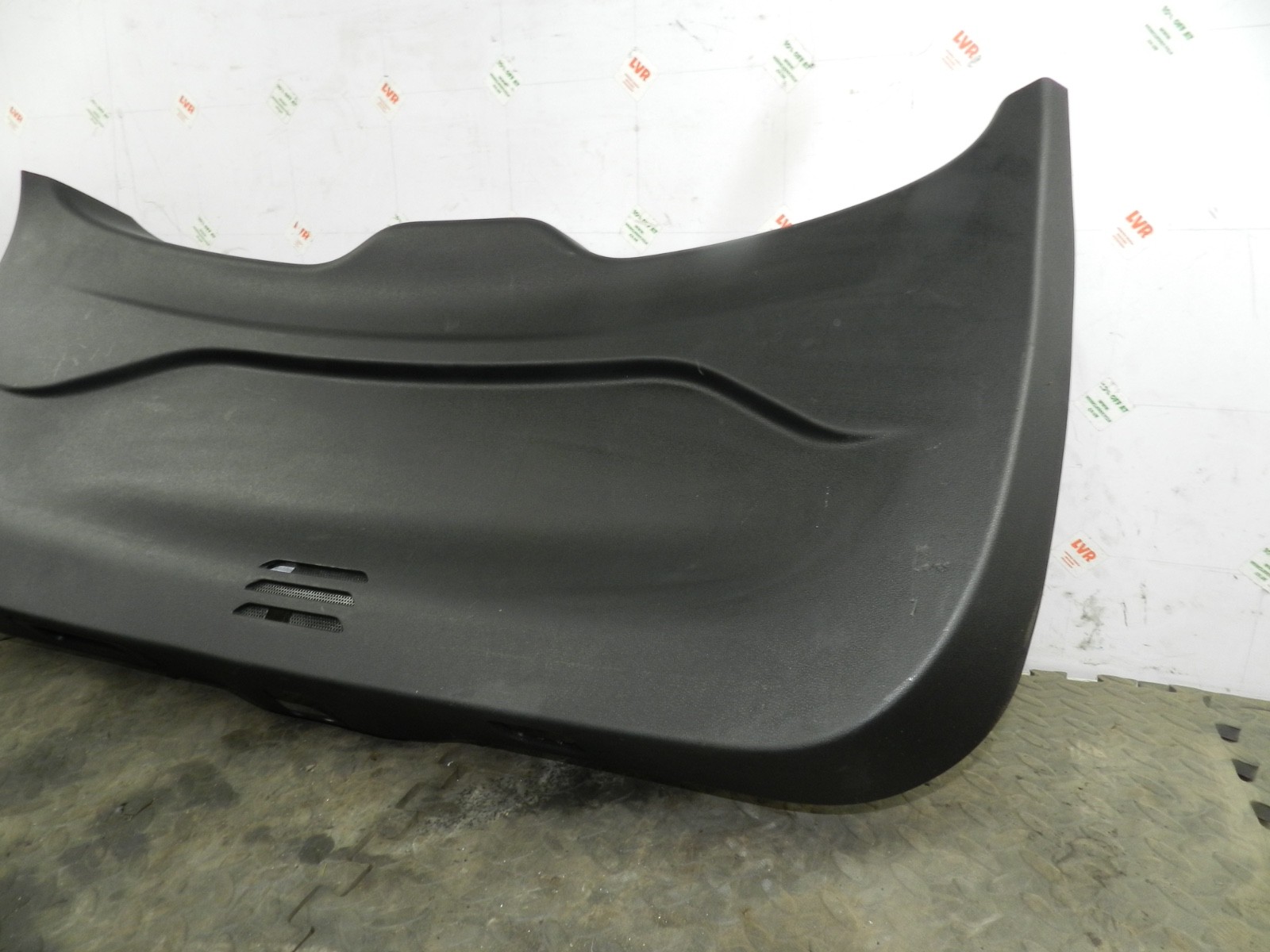 180. 2018 RENAULT KOLEOS MK2. BOOT LID TAILGATE PANEL TRIM - Image 3