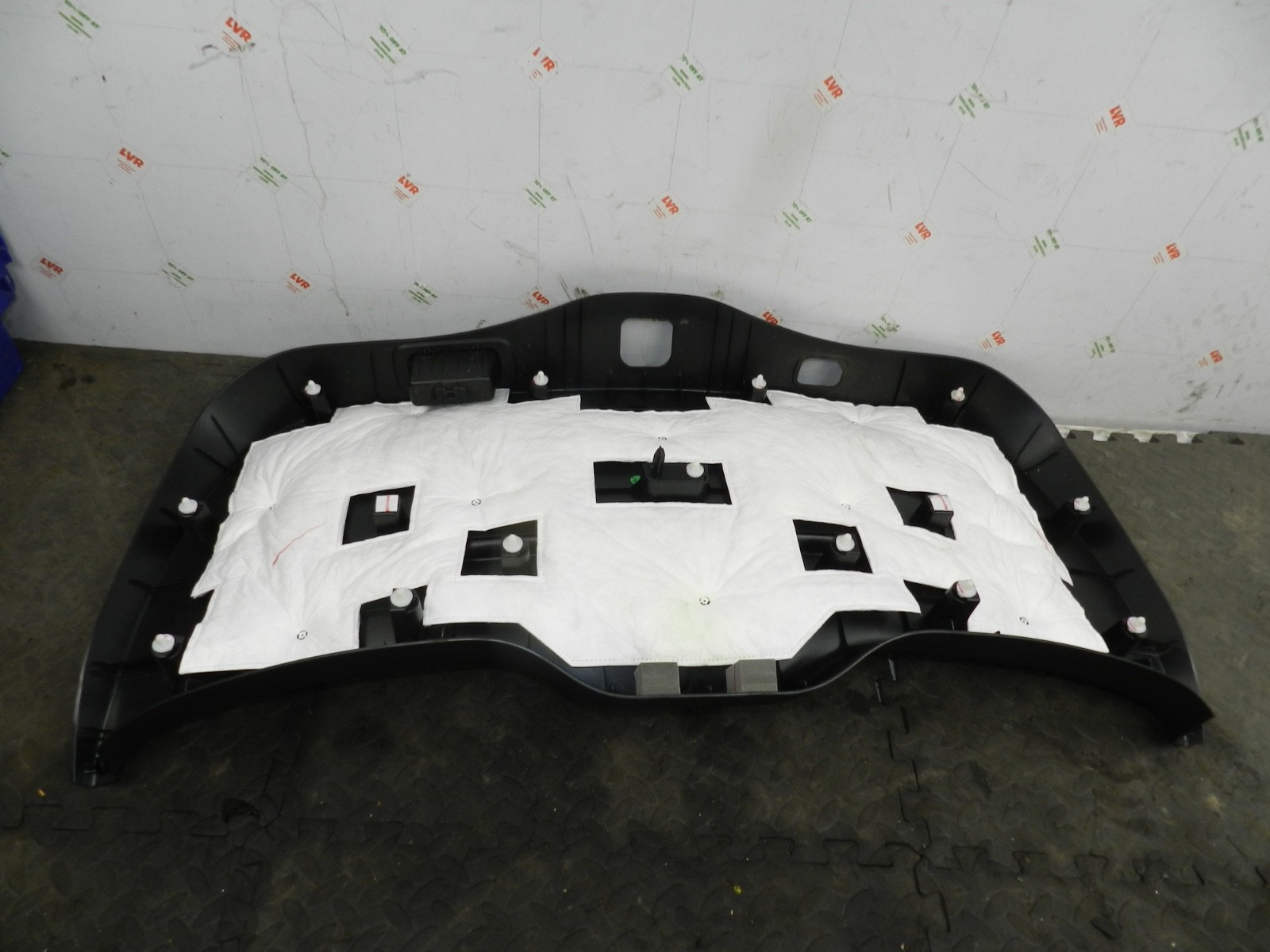 180. 2018 RENAULT KOLEOS MK2. BOOT LID TAILGATE PANEL TRIM - Image 4