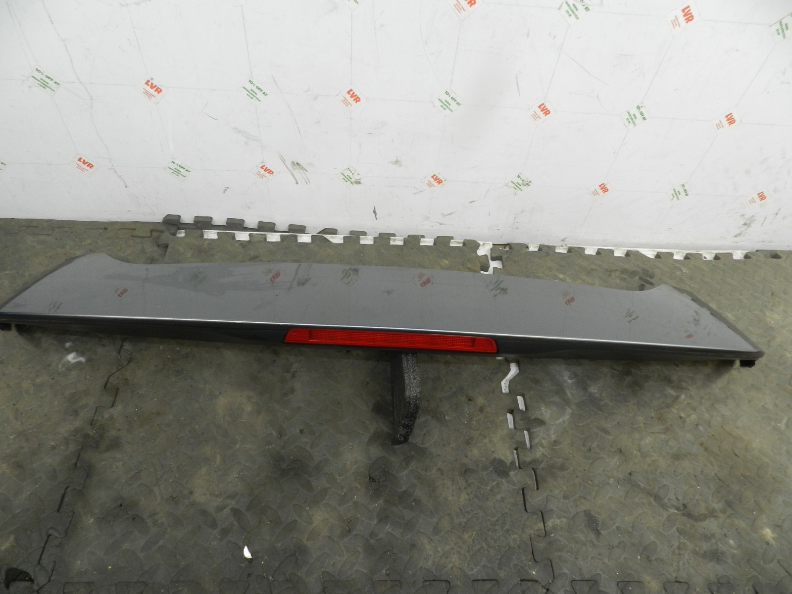180. 2018 RENAULT KOLEOS MK2. BOT LID TAIL GATE SPOILER IN GREY