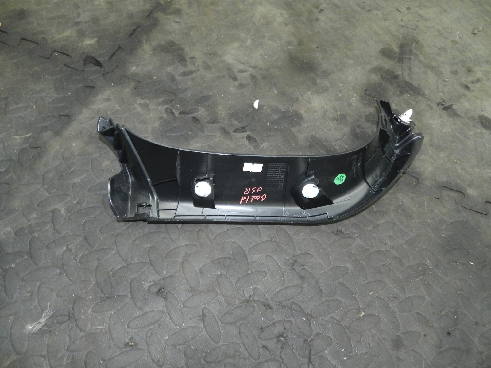 180. 2018 RENAULT KOLEOS MK2. BOOT LID TAILGATE DRIVER TRIM PANEL - Image 2