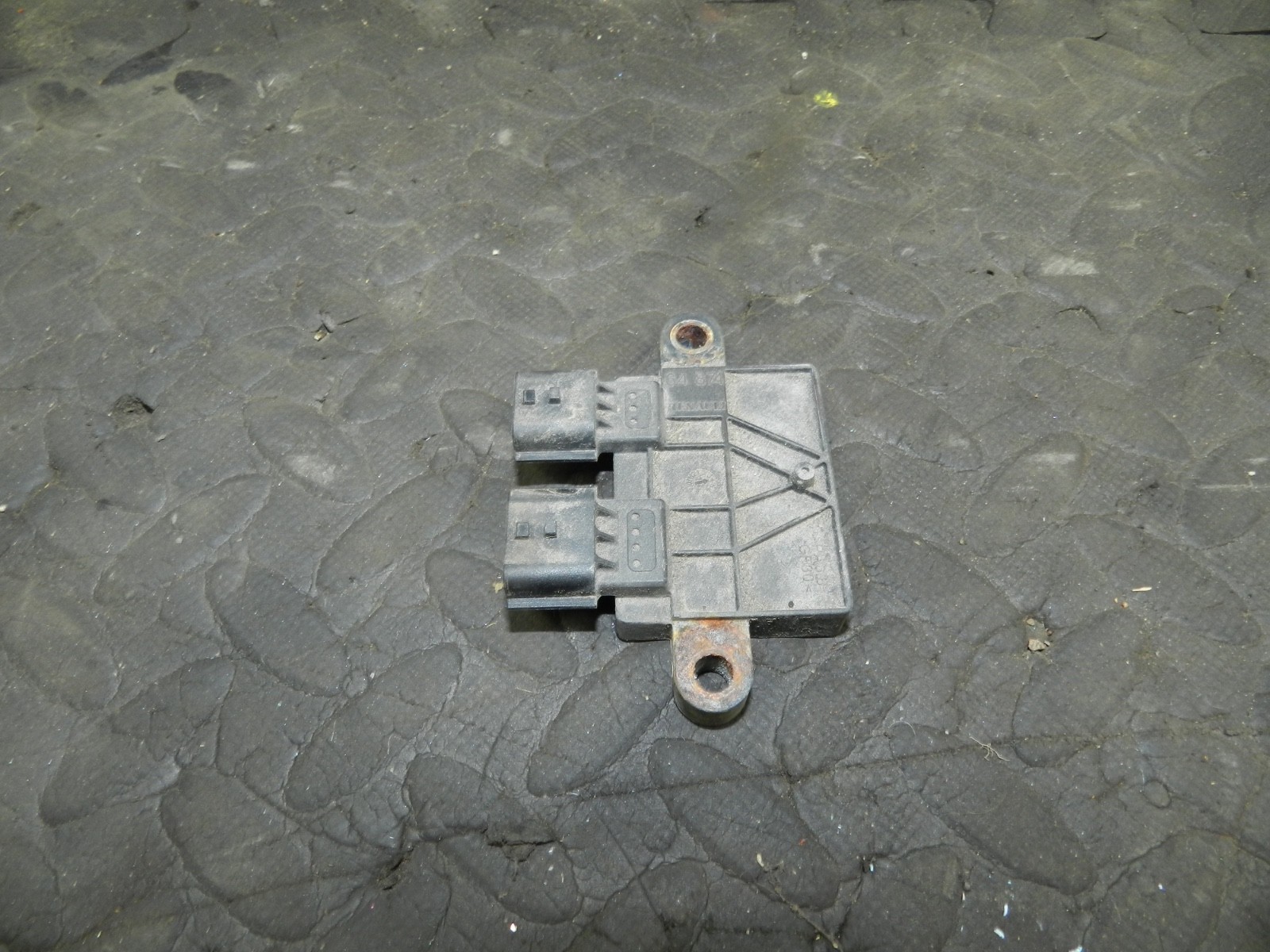 180. 2018 RENAULT KOLEOS MK2. 285P59425R BOOT CONTROL MODULE ECU