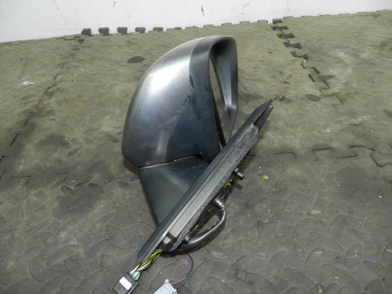 180. 2018 RENAULT KOLEOS MK2. DRIVER SIDE WING MIRROR IN GREY - Image 4