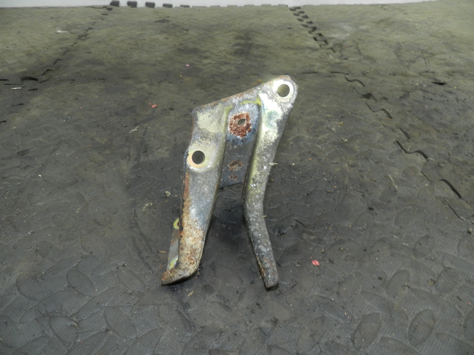 181. RENAULT 5 R5 NOT RS TURBO. ENGINE MOUNT FRAME - Image 4