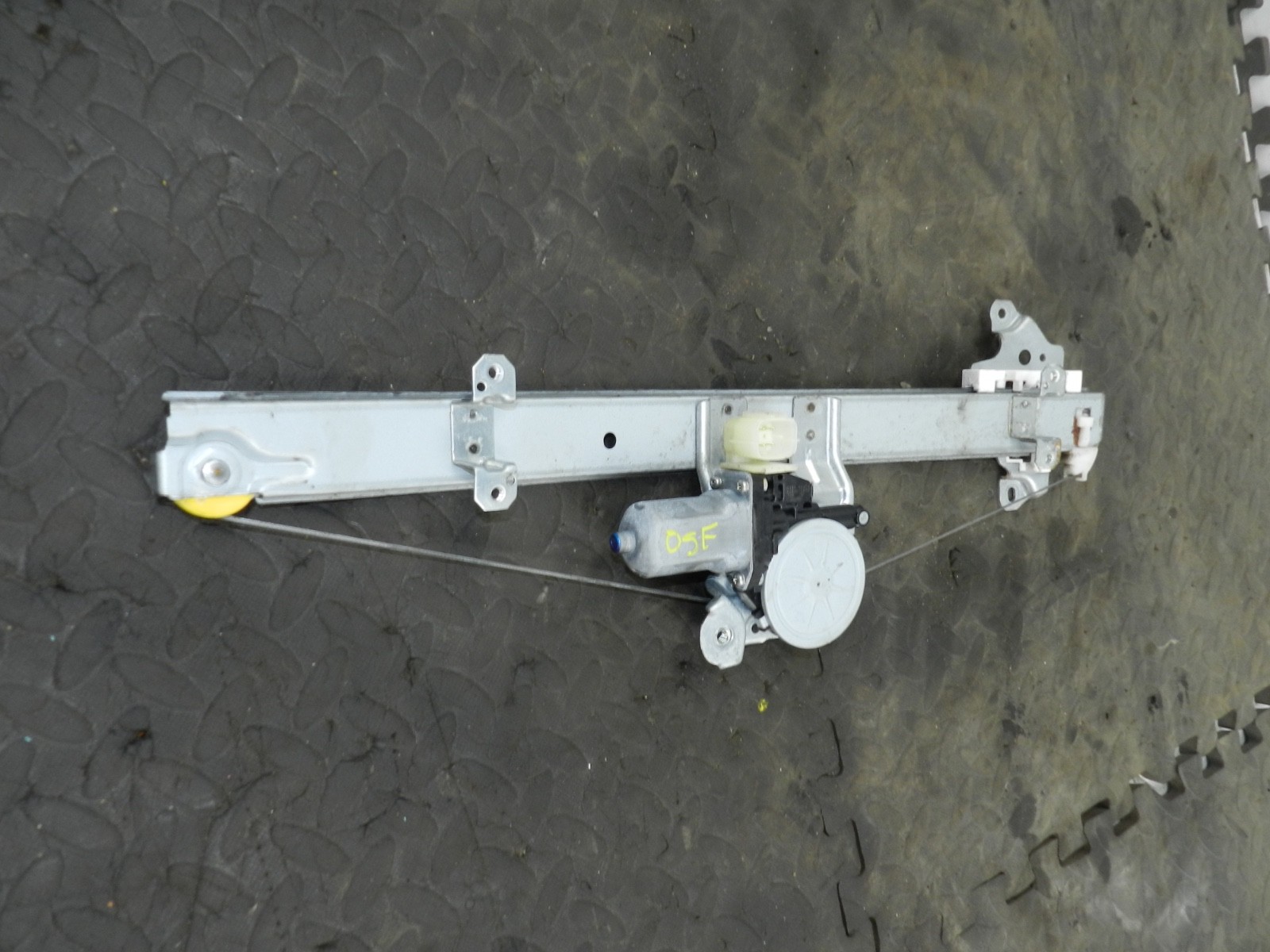 180. 2018 RENAULT KOLEOS MK2. DRIVER SIDE FRONT DOOR WINDOW REGULATOR - Image 2