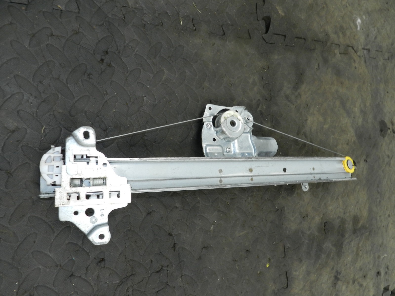 180. 2018 RENAULT KOLEOS MK2. PASSENGER SIDE FRONT DOOR WINDOW REGULATOR - Image 2