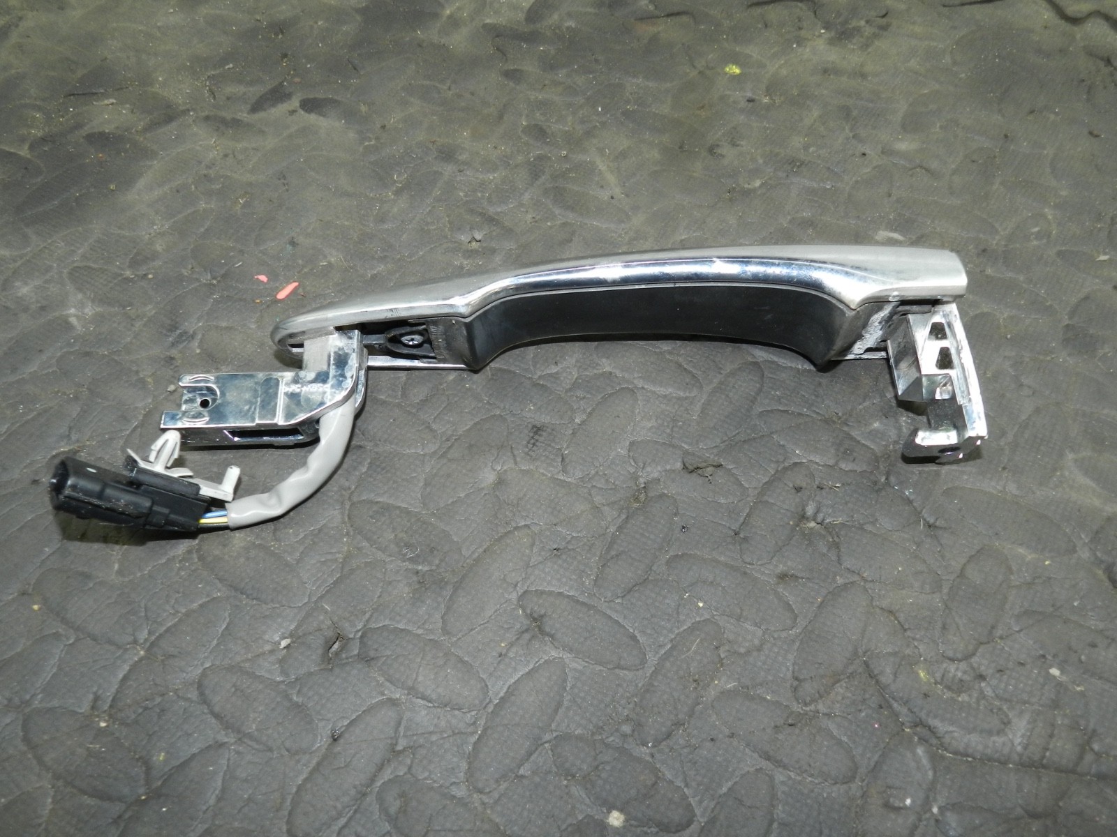 180. 2018 RENAULT KOLEOS MK2. PASSENGER SIDE FRONT DOOR HANDLE CHROME - Image 3