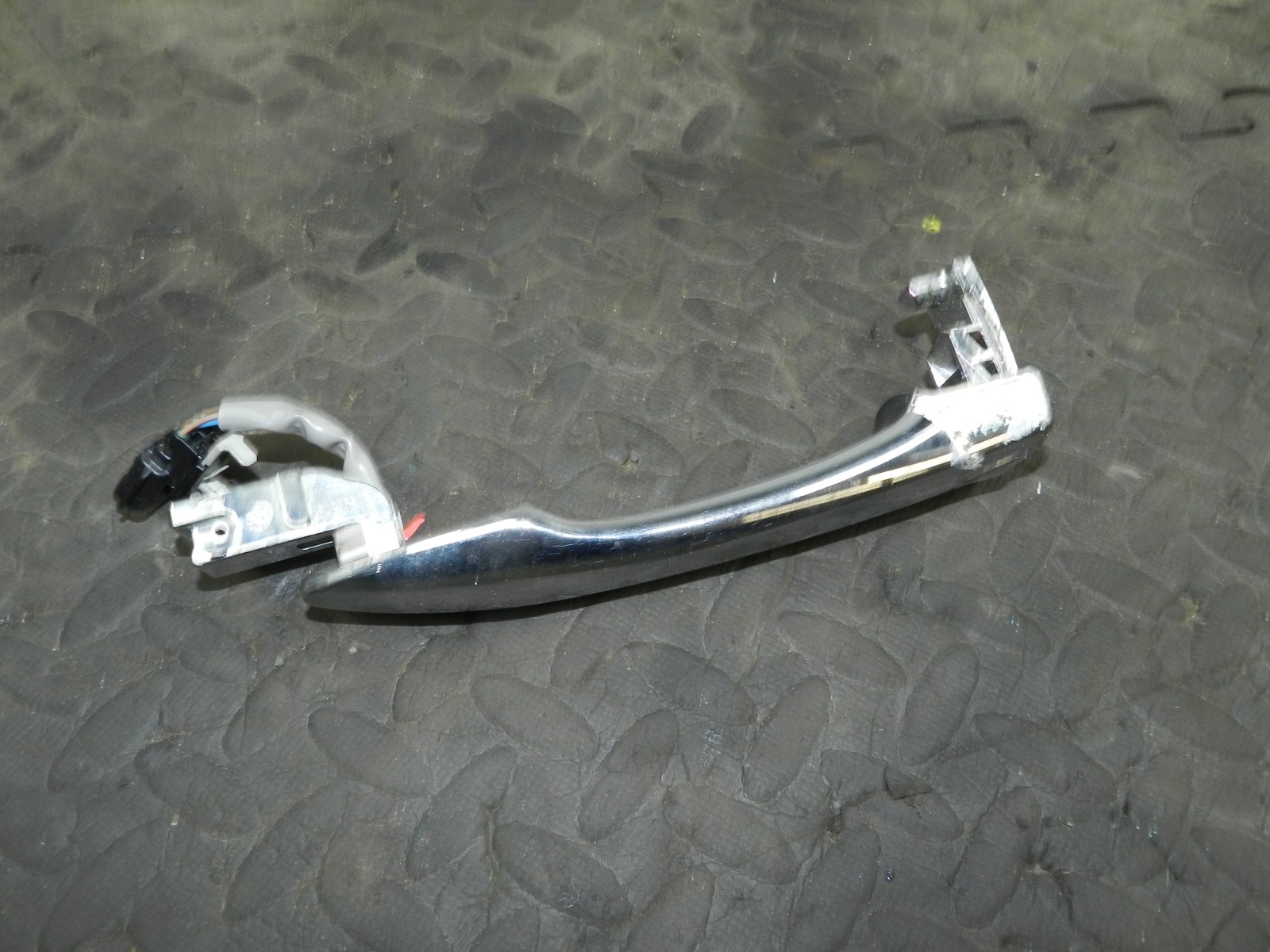 180. 2018 RENAULT KOLEOS MK2. PASSENGER SIDE FRONT DOOR HANDLE CHROME - Image 4