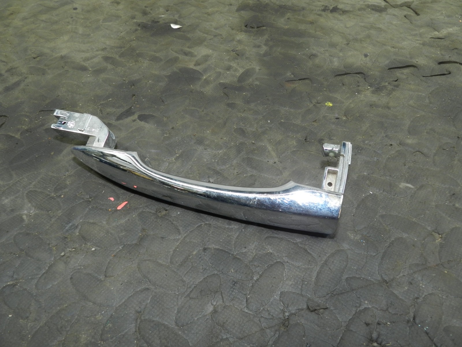 180. 2018 RENAULT KOLEOS MK2. PASSENGER SIDE REAR DOOR HANDLE CHROME