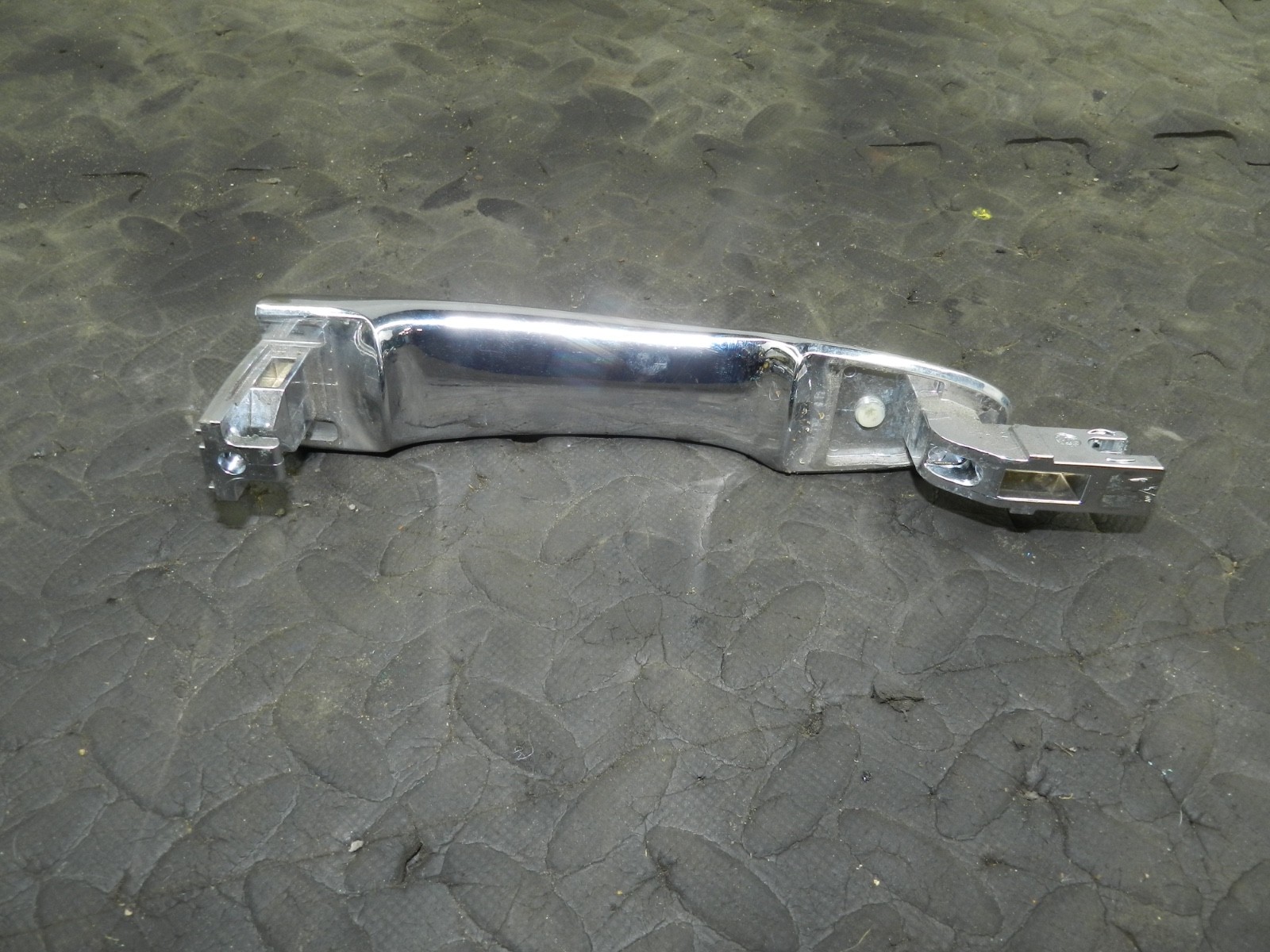 180. 2018 RENAULT KOLEOS MK2. PASSENGER SIDE REAR DOOR HANDLE CHROME - Image 3
