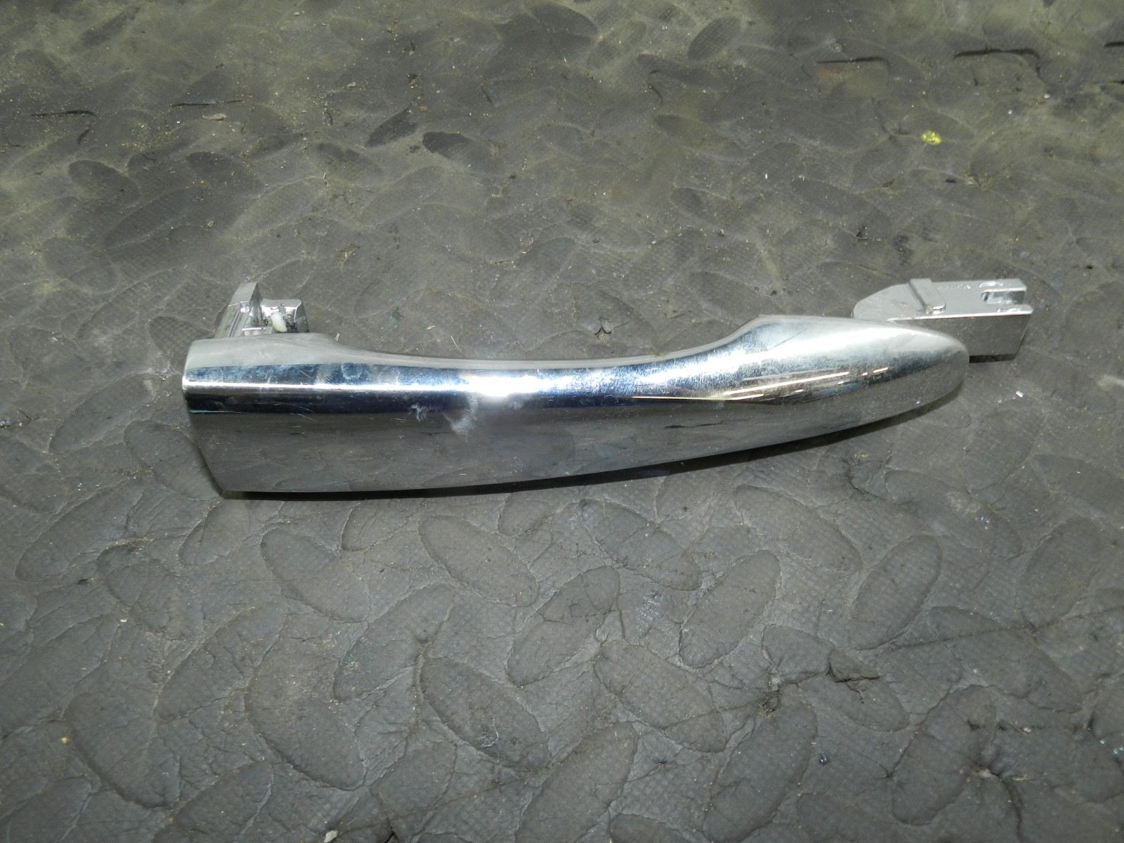 180. 2018 RENAULT KOLEOS MK2. PASSENGER SIDE REAR DOOR HANDLE CHROME - Image 4