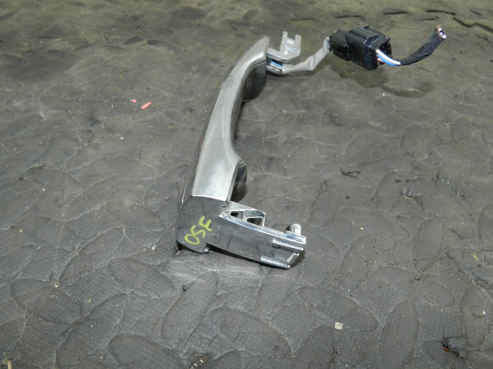 180. 2018 RENAULT KOLEOS MK2. DRIVER SIDE FRONT DOOR HANDLE CHROME - Image 2