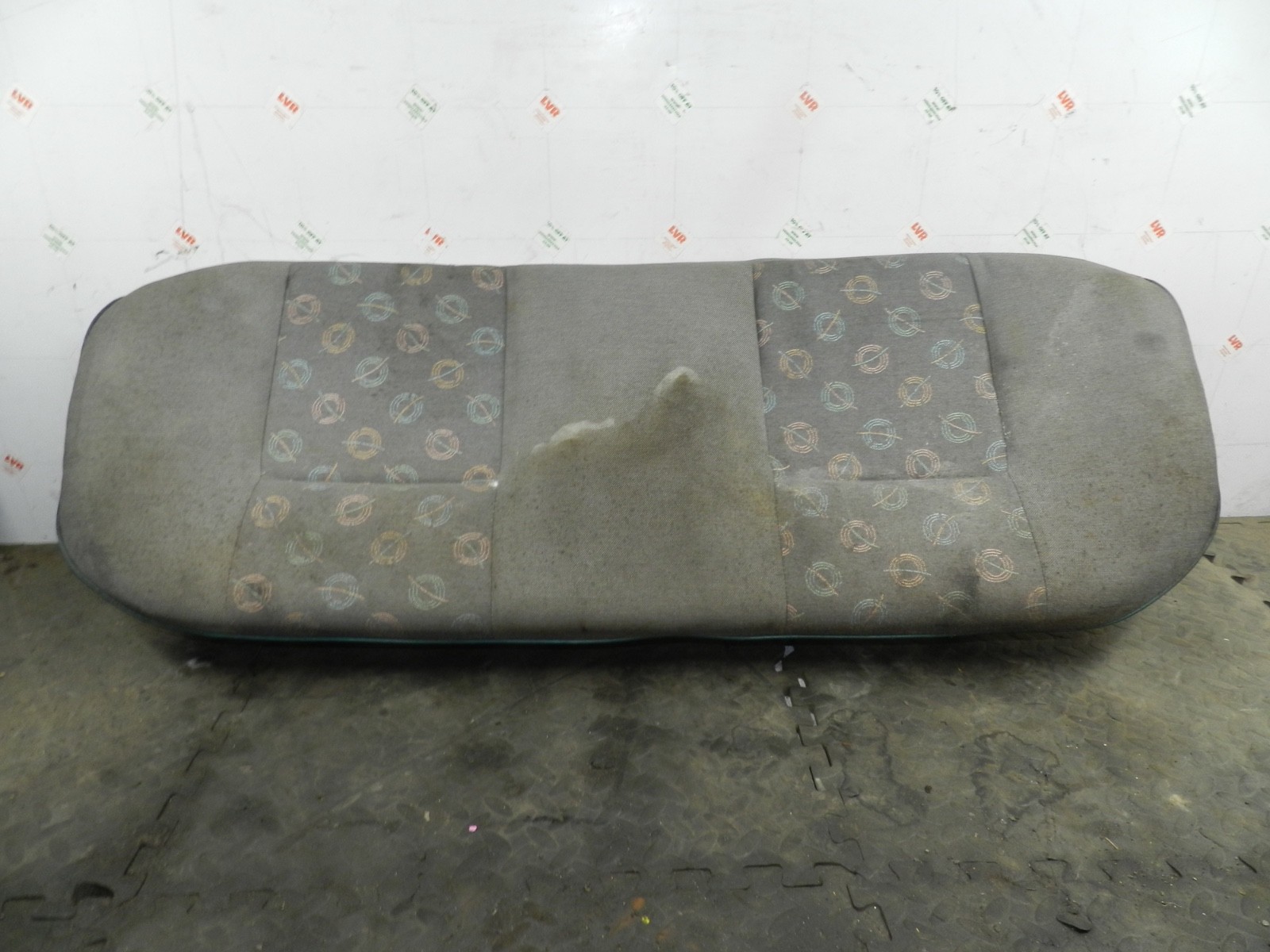181. RENAULT 5 R5 NOT RS TURBO. REAR SEAT BASE POOR CONDITION
