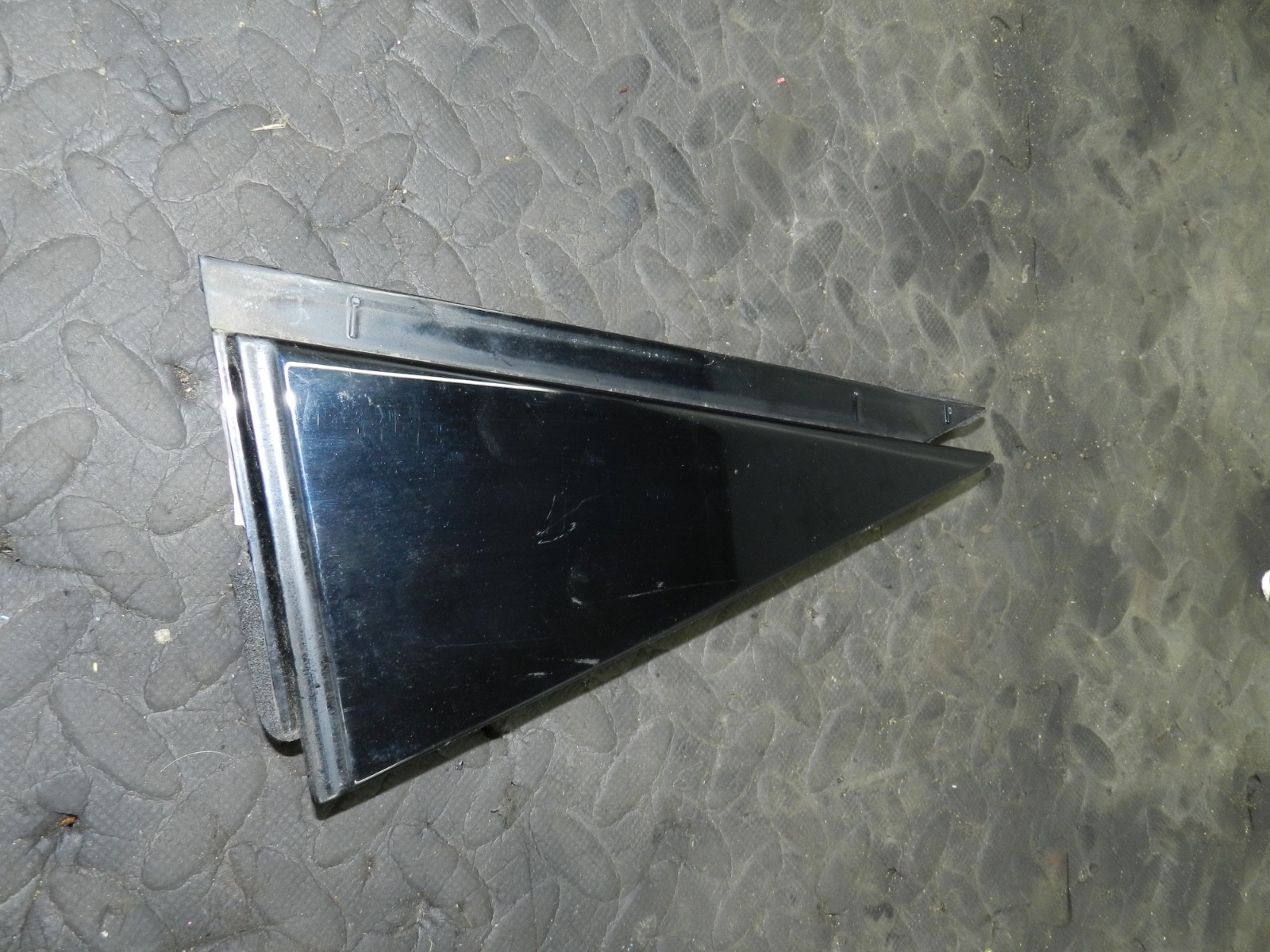180. 2018 RENAULT KOLEOS MK2. DRIVER SIDE REAR DOOR QUARTER TRIM