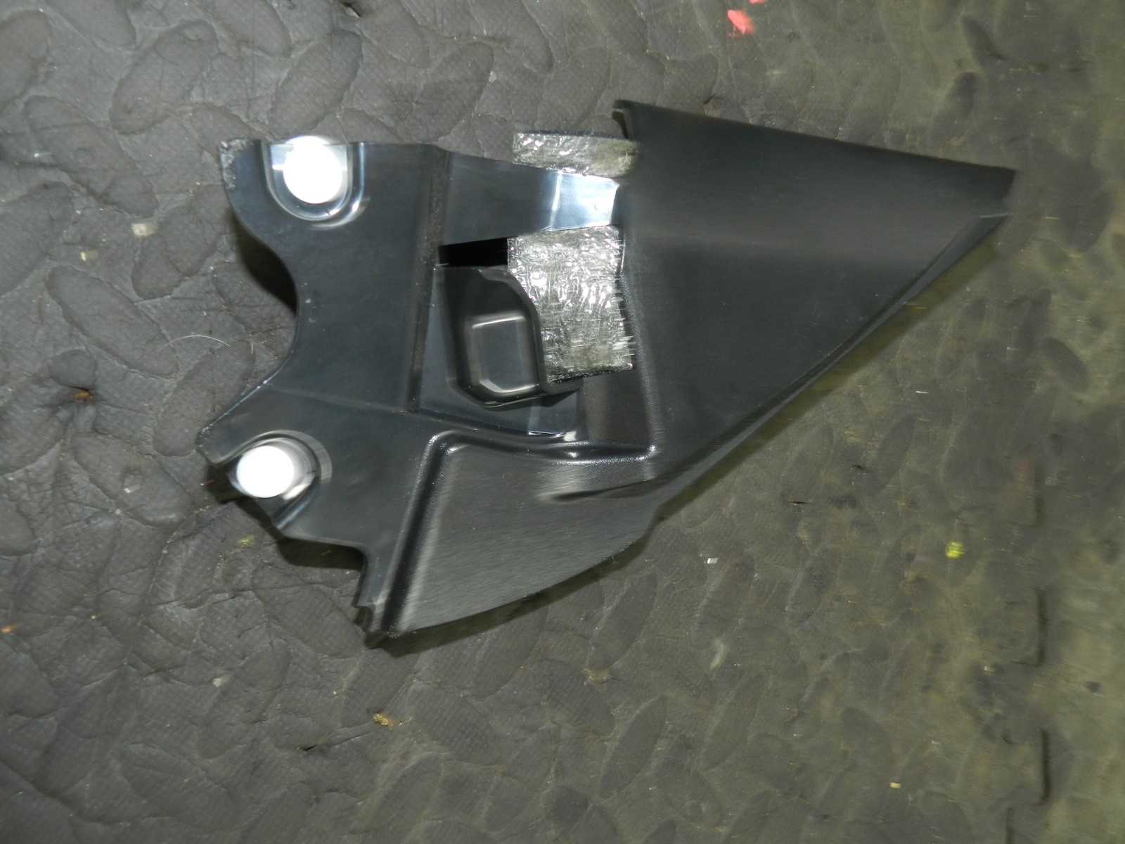 180. 2018 RENAULT KOLEOS MK2. PASSENGER SIDE FRONT DOOR QUARTER TRIM