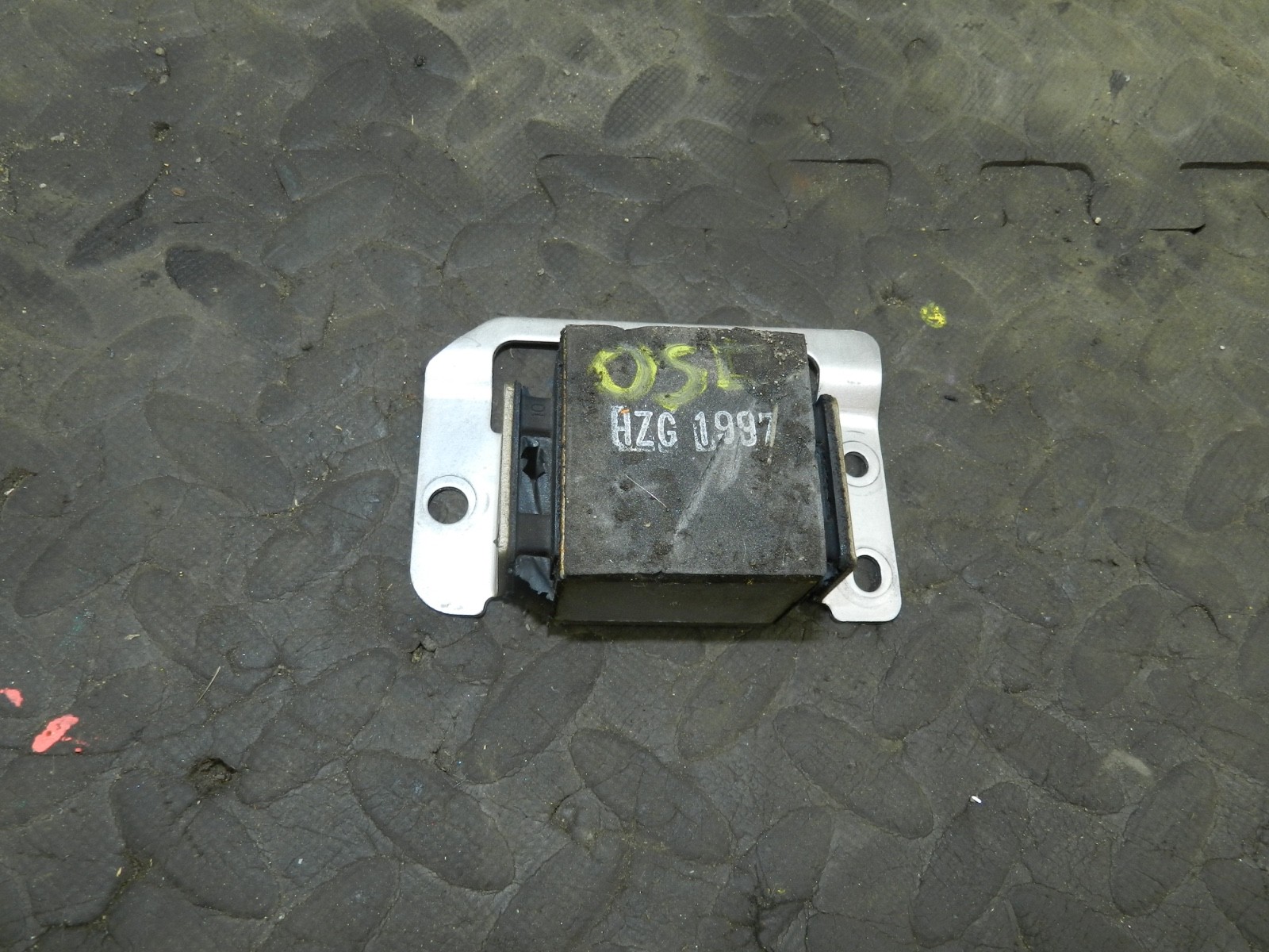 180. 2018 RENAULT KOLEOS MK2. DRIVER SIDE FRONT DOOR WEIGHT