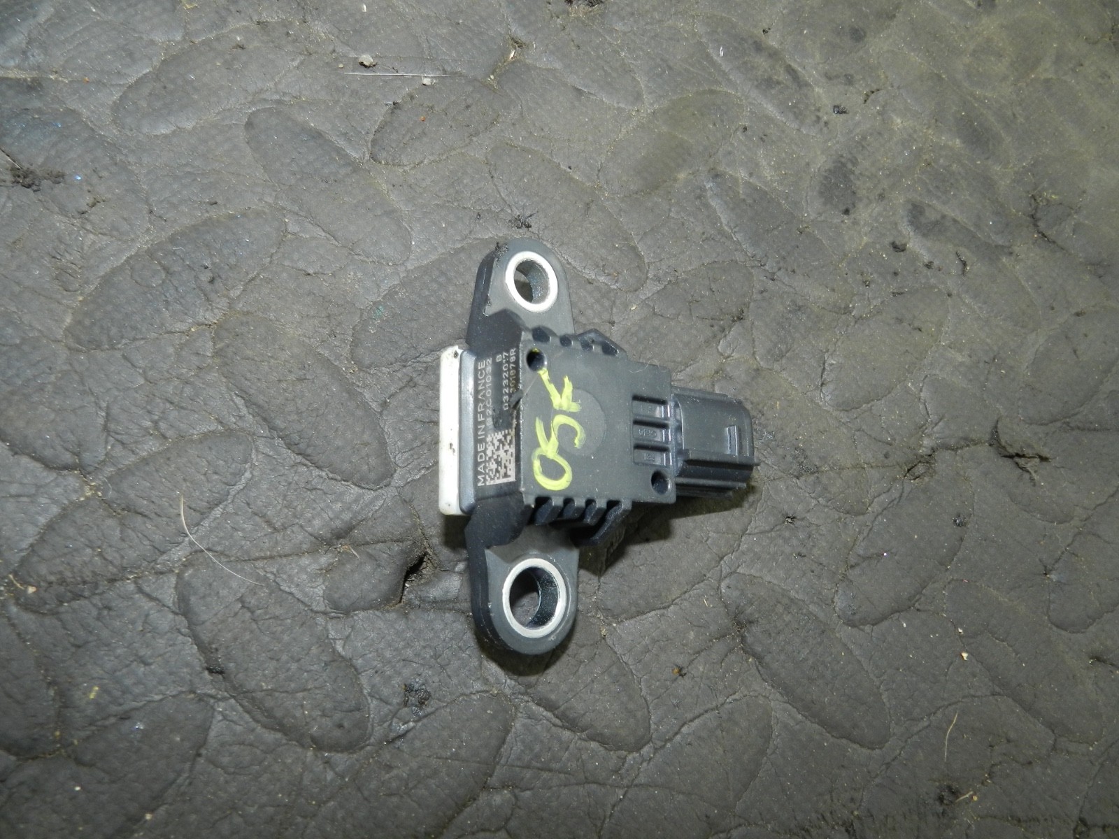 180. 2018 RENAULT KOLEOS MK2. DRIVER SIDE FRONT DOOR CRASH IMPACT SENSOR