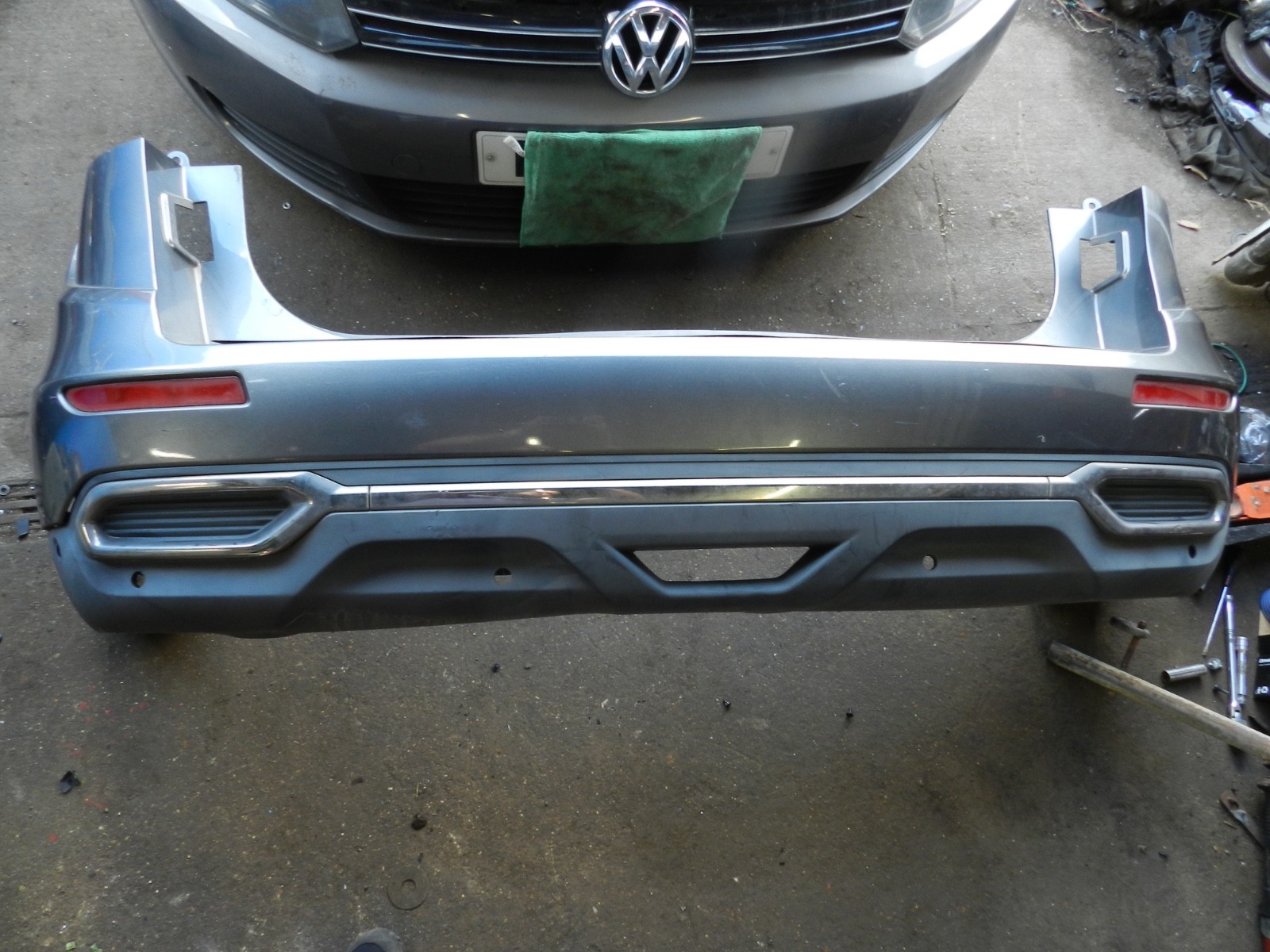 180. 2018 RENAULT KOLEOS MK2. REAR BUMPER IN GREY SCUFFED