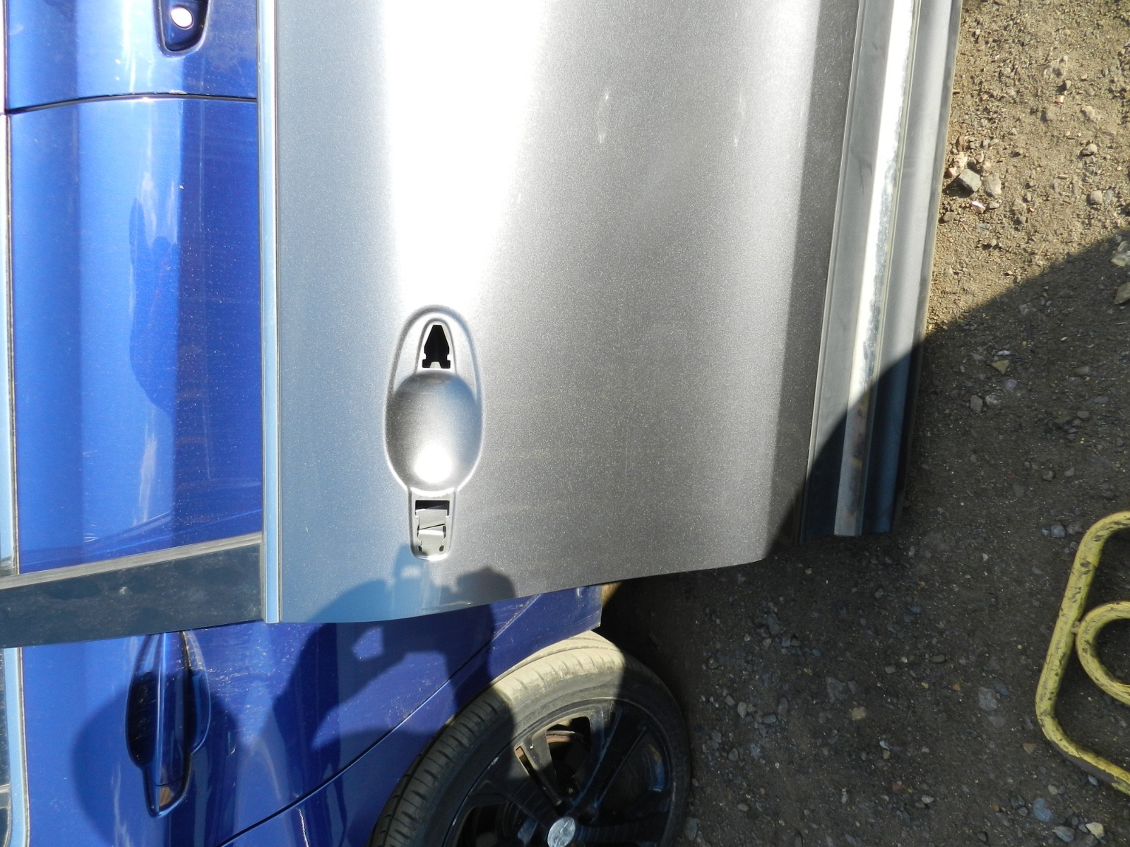 180. 2018 RENAULT KOLEOS MK2. DRIVER SIDE FRONT DOOR SHELL IN GREY - Image 4