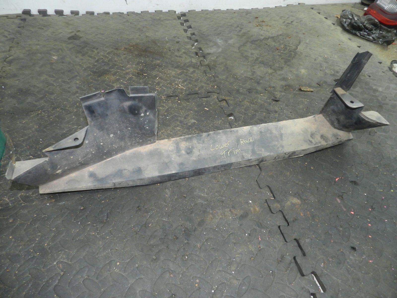 181. RENAULT 5 R5 NOT RS TURBO. LOWER RADIATOR DUCT TRIM