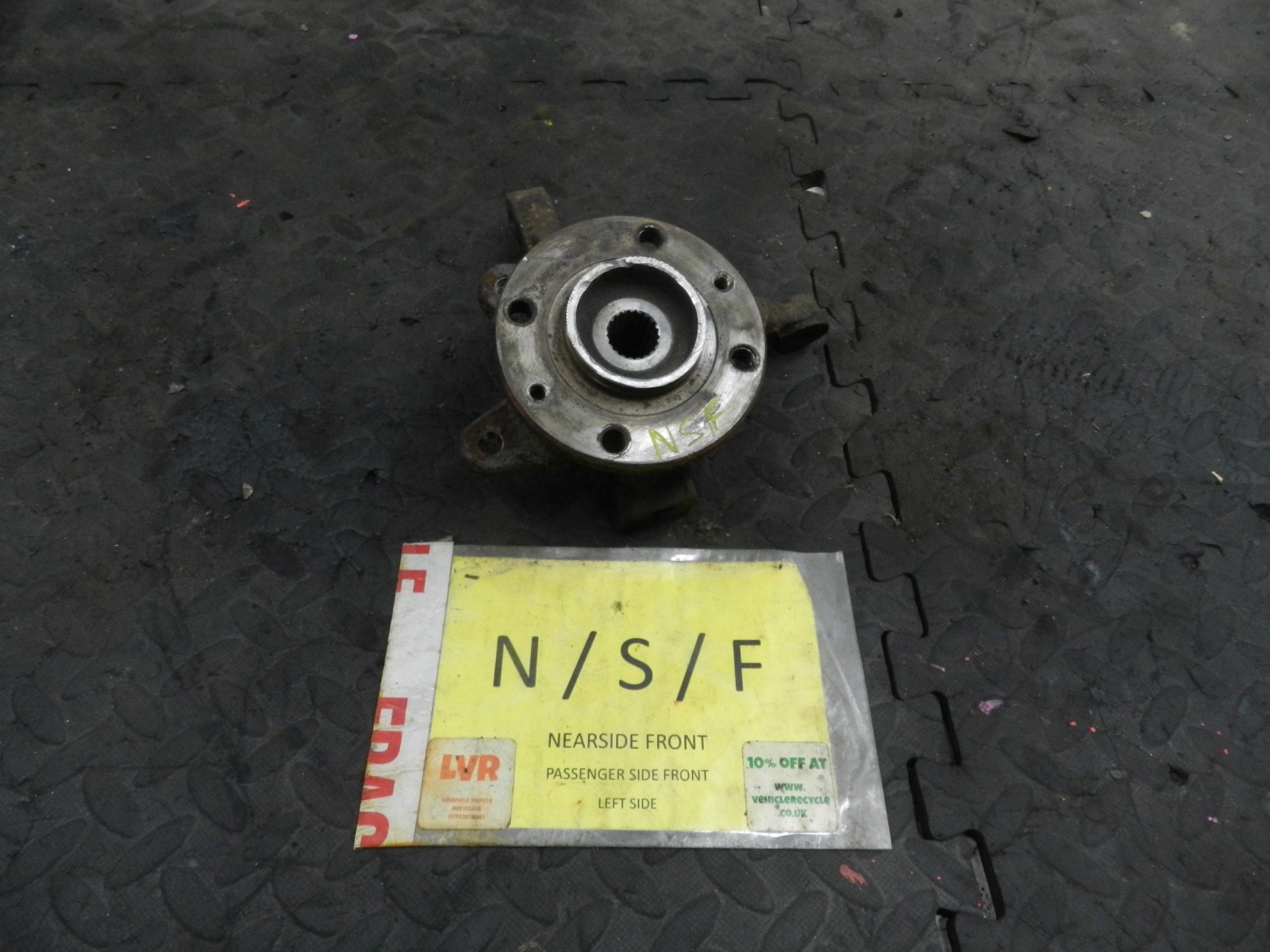 181. RENAULT 5 R5 NOT RS TURBO. PASSENGER SIDE FRONT WHEEL HUB STUB AXLE