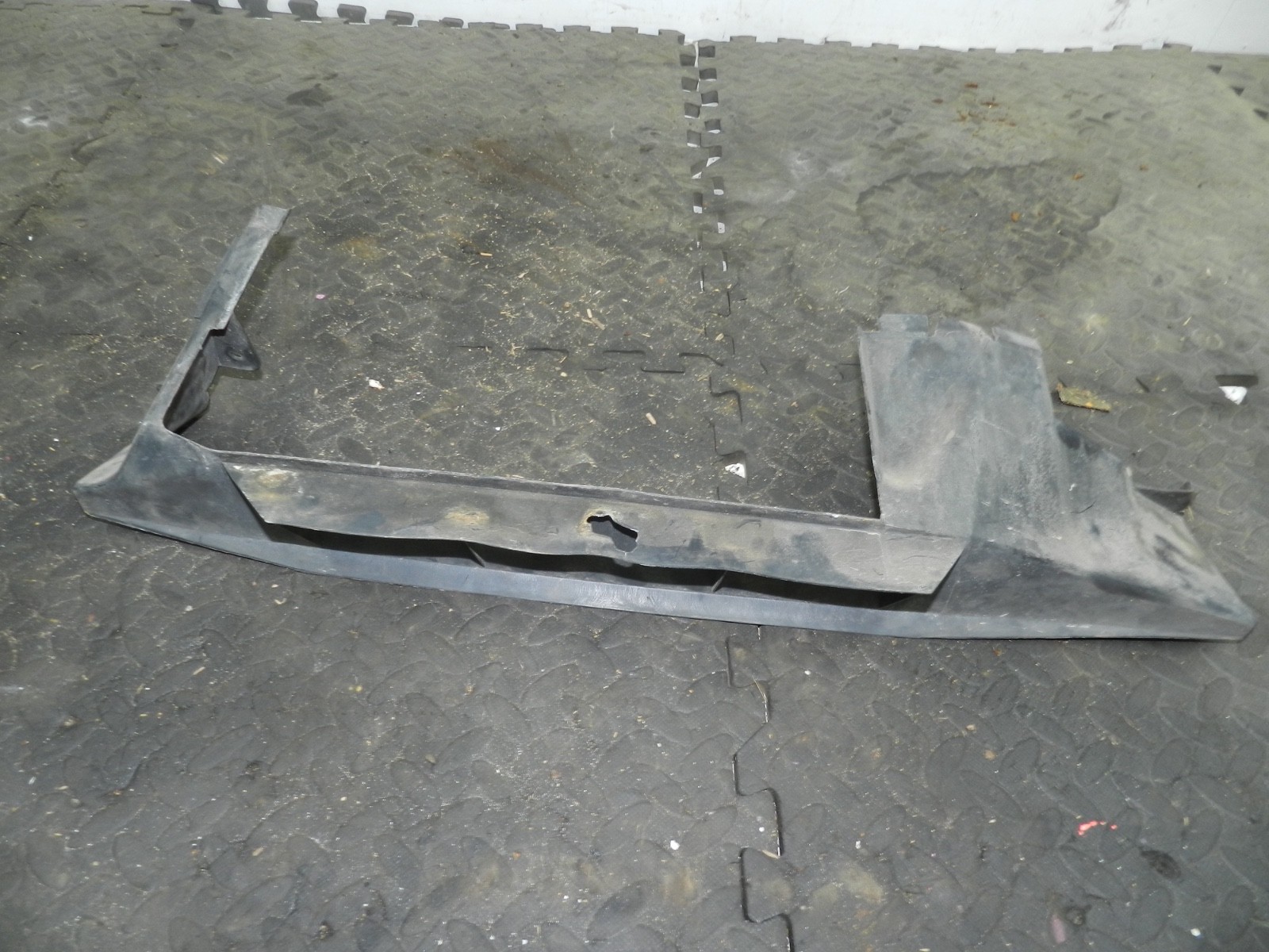181. RENAULT 5 R5 NOT RS TURBO. LOWER RADIATOR DUCT TRIM - Image 4