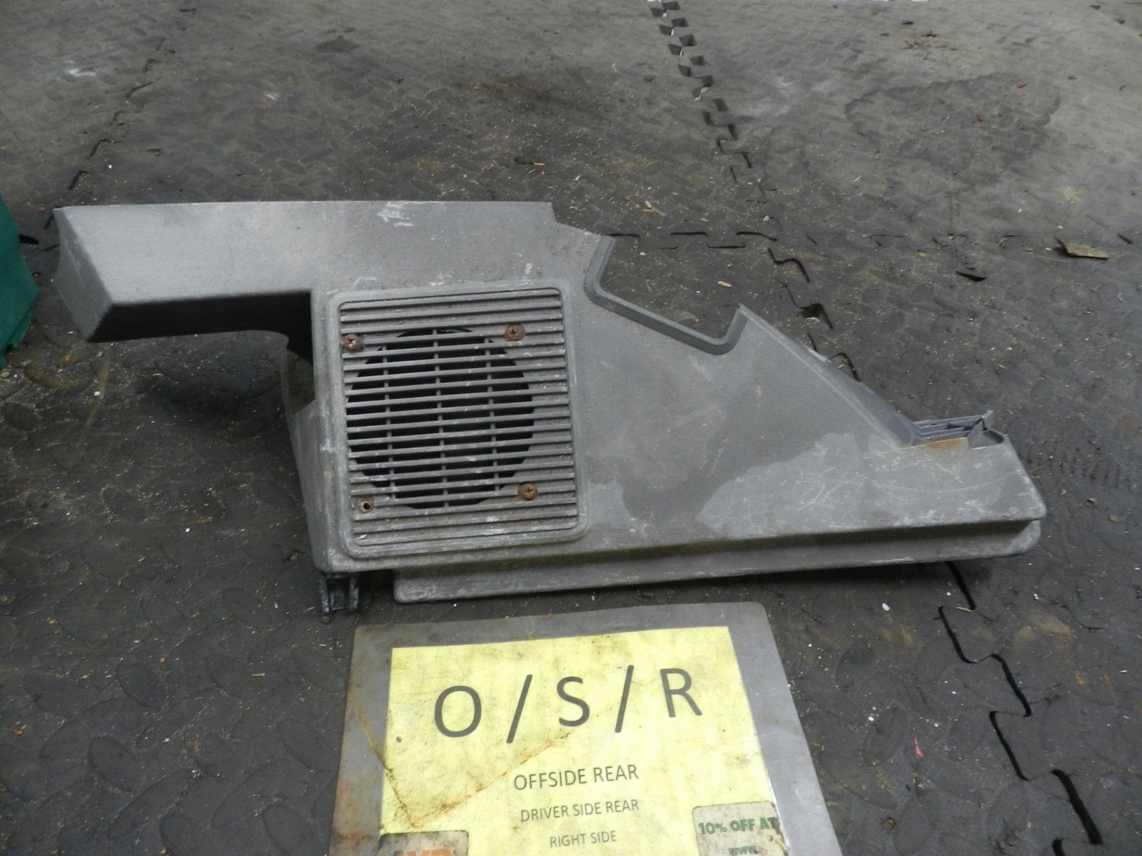 181. RENAULT 5 R5 NOT RS TURBO. DRIVER SIDE BOOT PANEL