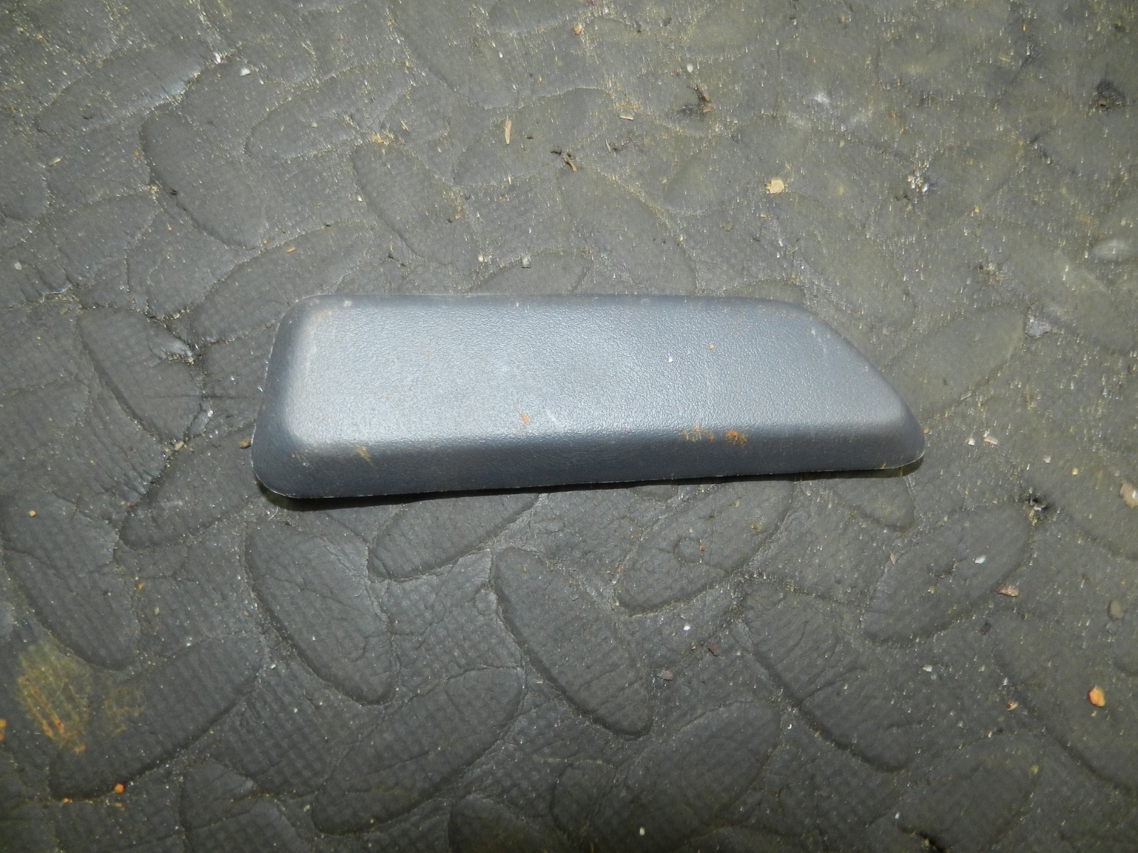 181. RENAULT 5 R5 NOT RS TURBO. DRIVER SIDE BOOT HINGE TRIM