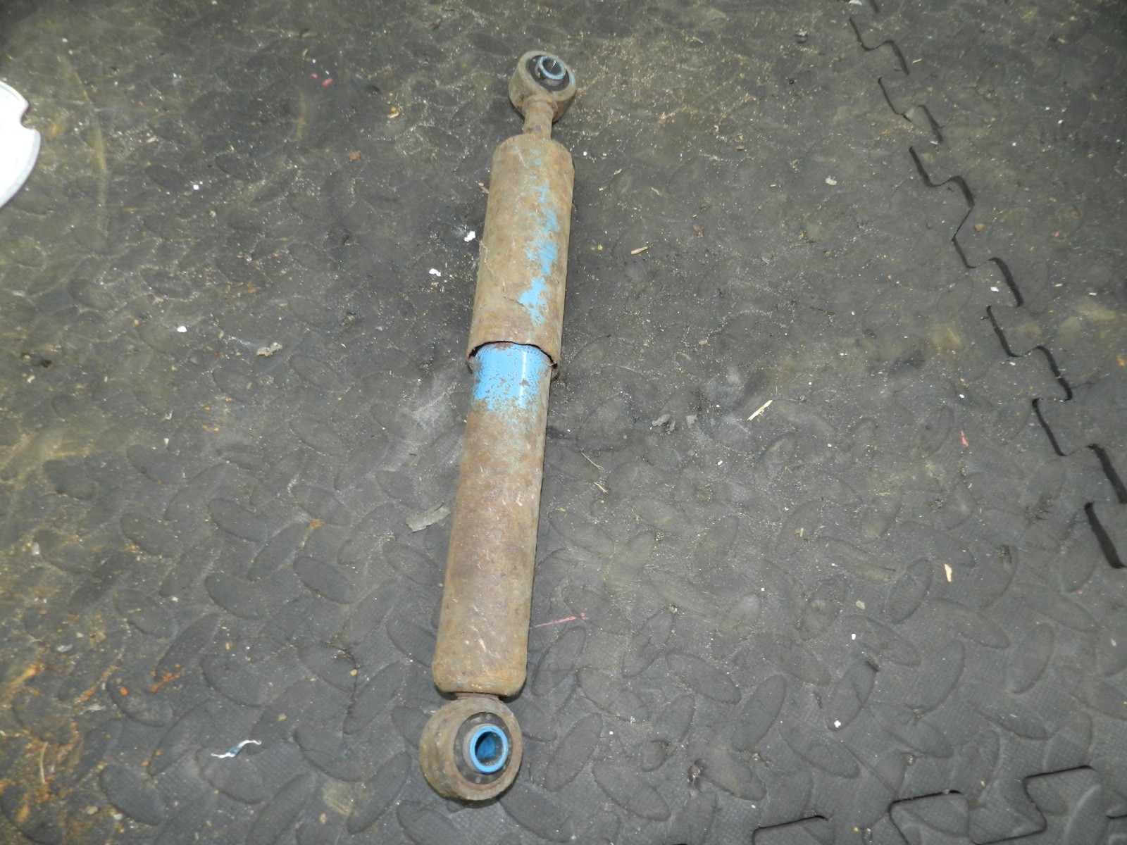 181. RENAULT 5 R5 NOT RS TURBO. REAR SUSPENSION SHOCK ABSORBER