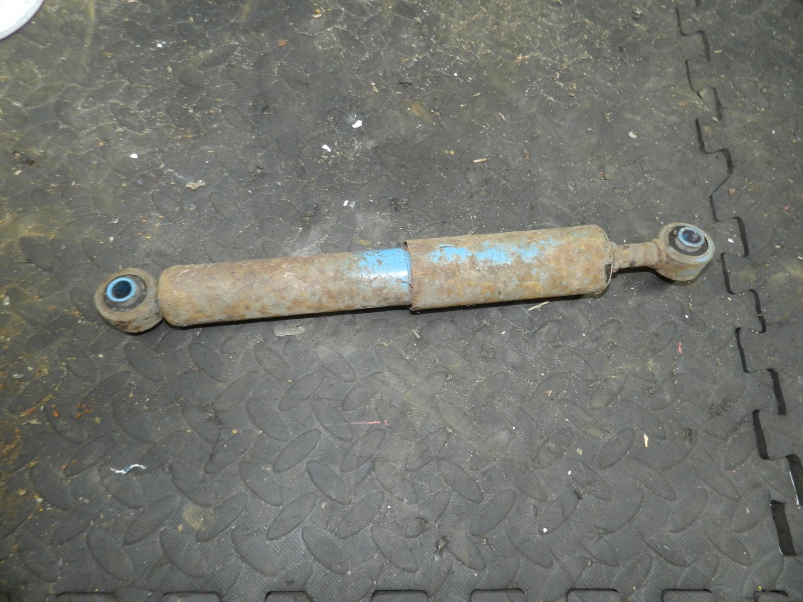 181. RENAULT 5 R5 NOT RS TURBO. REAR SUSPENSION SHOCK ABSORBER - Image 2