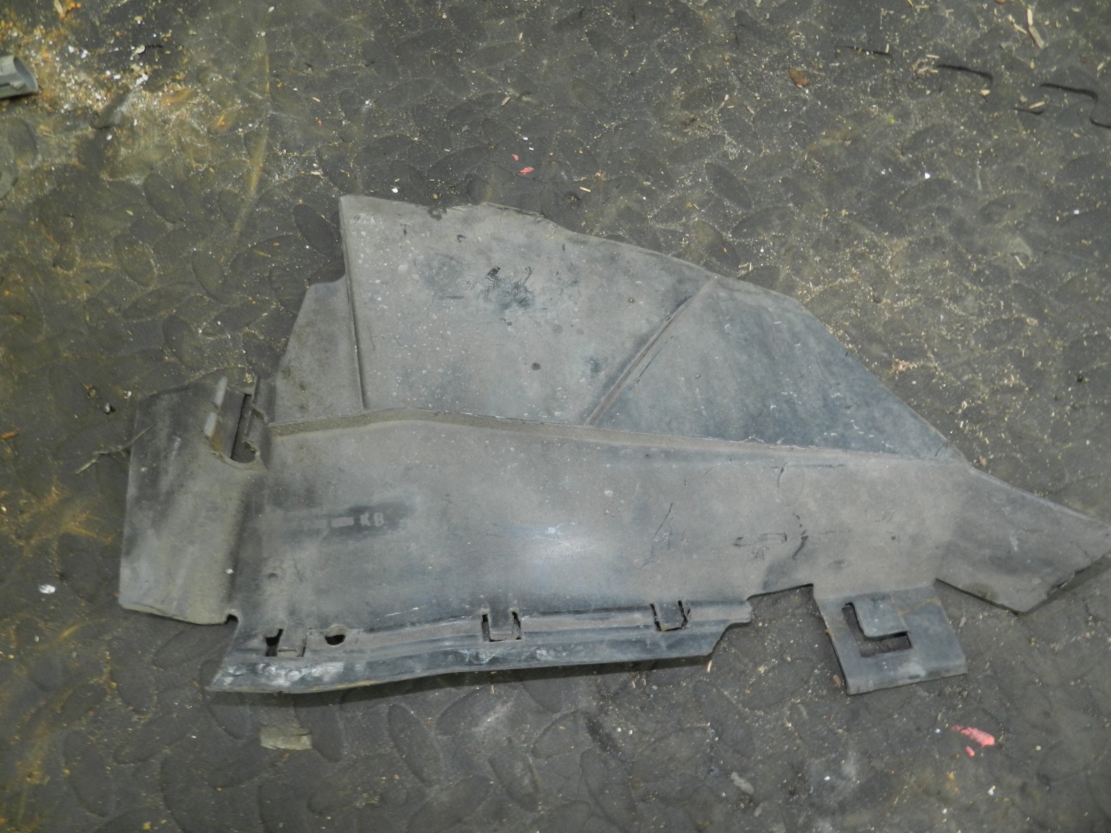 181. RENAULT 5 R5 NOT RS TURBO. DRIVER SIDE FRONT WING TRIM - Image 2